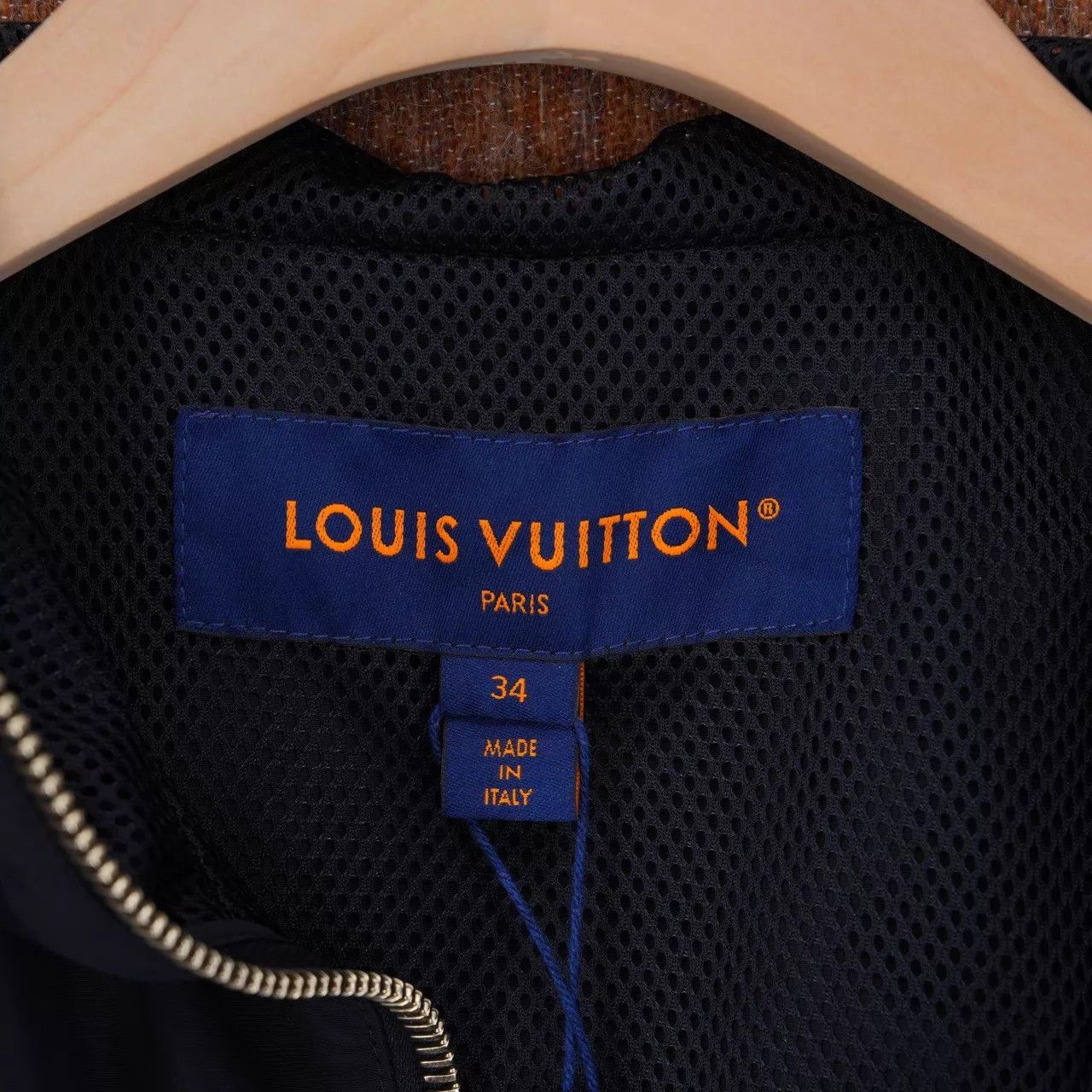 Louis Vuitton LV 24aw Hooded Short-Sleeve Jacket 34 New w/ Tags Size XS / US 0-2 / IT 36-38 - 3 Thumbnail