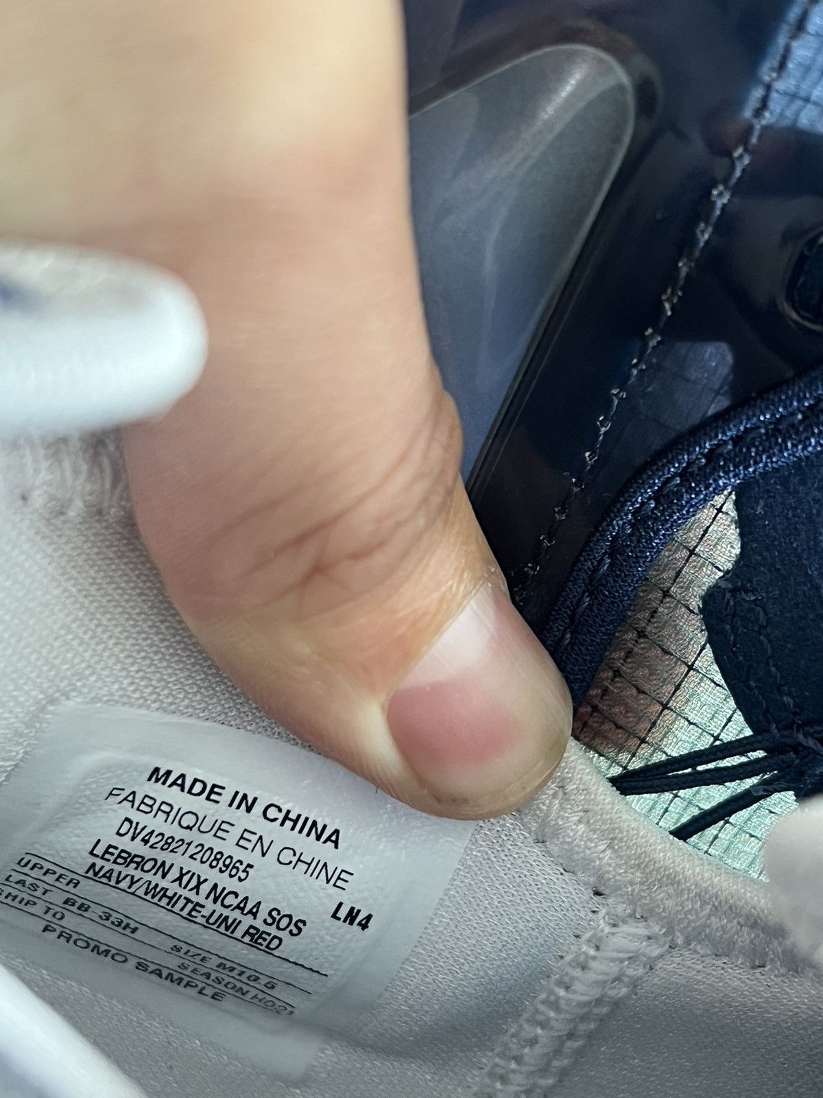 Nike Lebron 19: UCONN Huskies Away PE Size US 10.5 / EU 43-44 - 14 Thumbnail