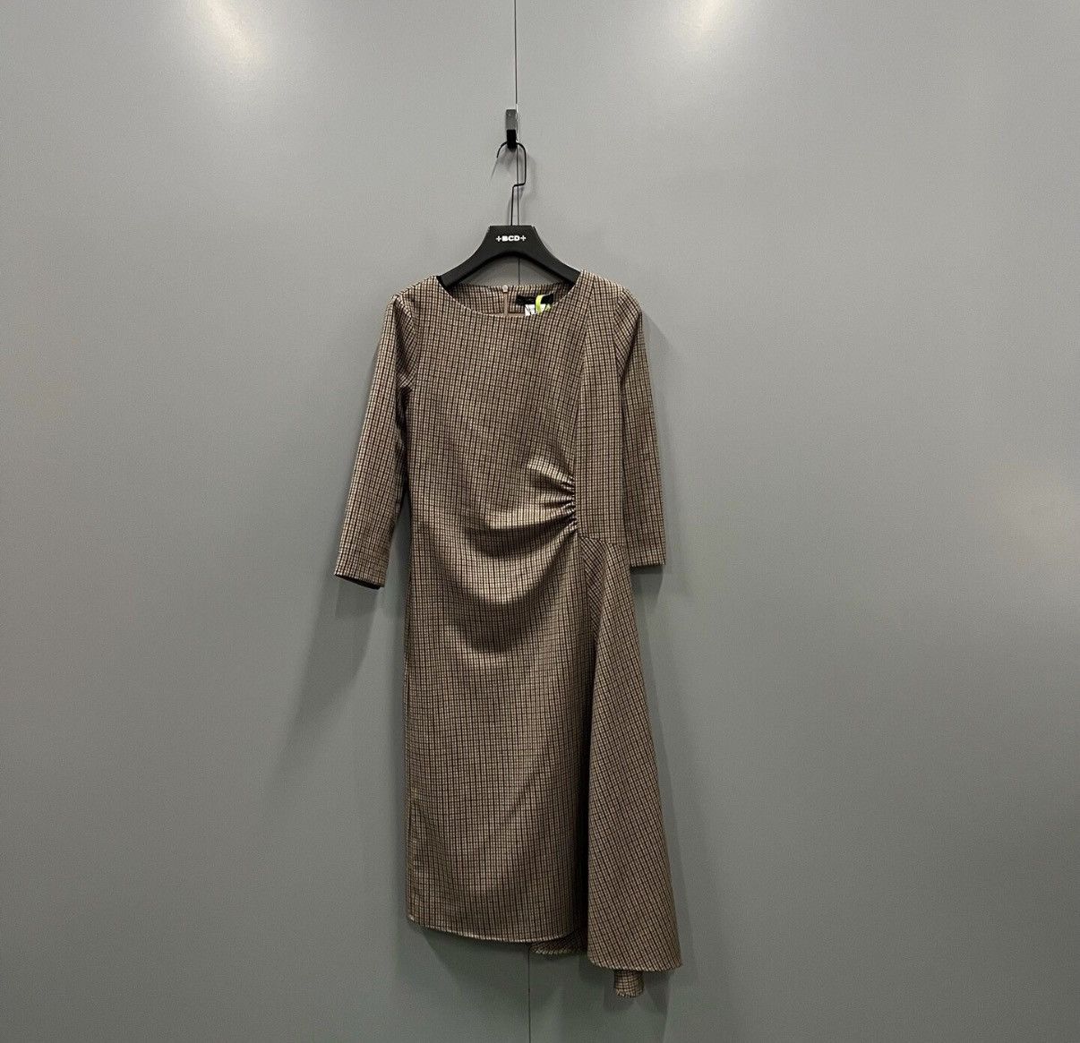 Max Mara MaxMara Plaid All-over Print Asymmetrical Dress J41 Size M / US 6-8 / IT 42-44 - 1 Thumbnail