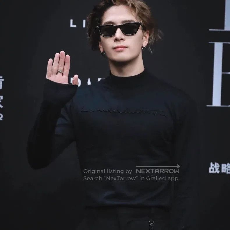 Louis Vuitton Louis Vuitton Black embroidered monogram long sleeve Size US S / EU 44-46 / 1 - 6 Thumbnail
