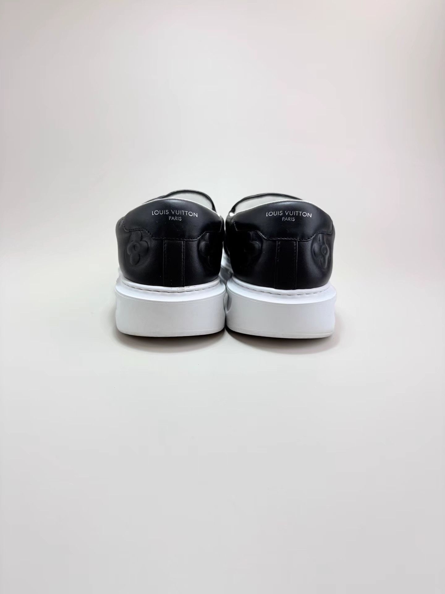Louis Vuitton LV BEVERLY HILLS Black & White Slip-On Sneakers K1 Size US 11 / EU 44 - 3 Thumbnail
