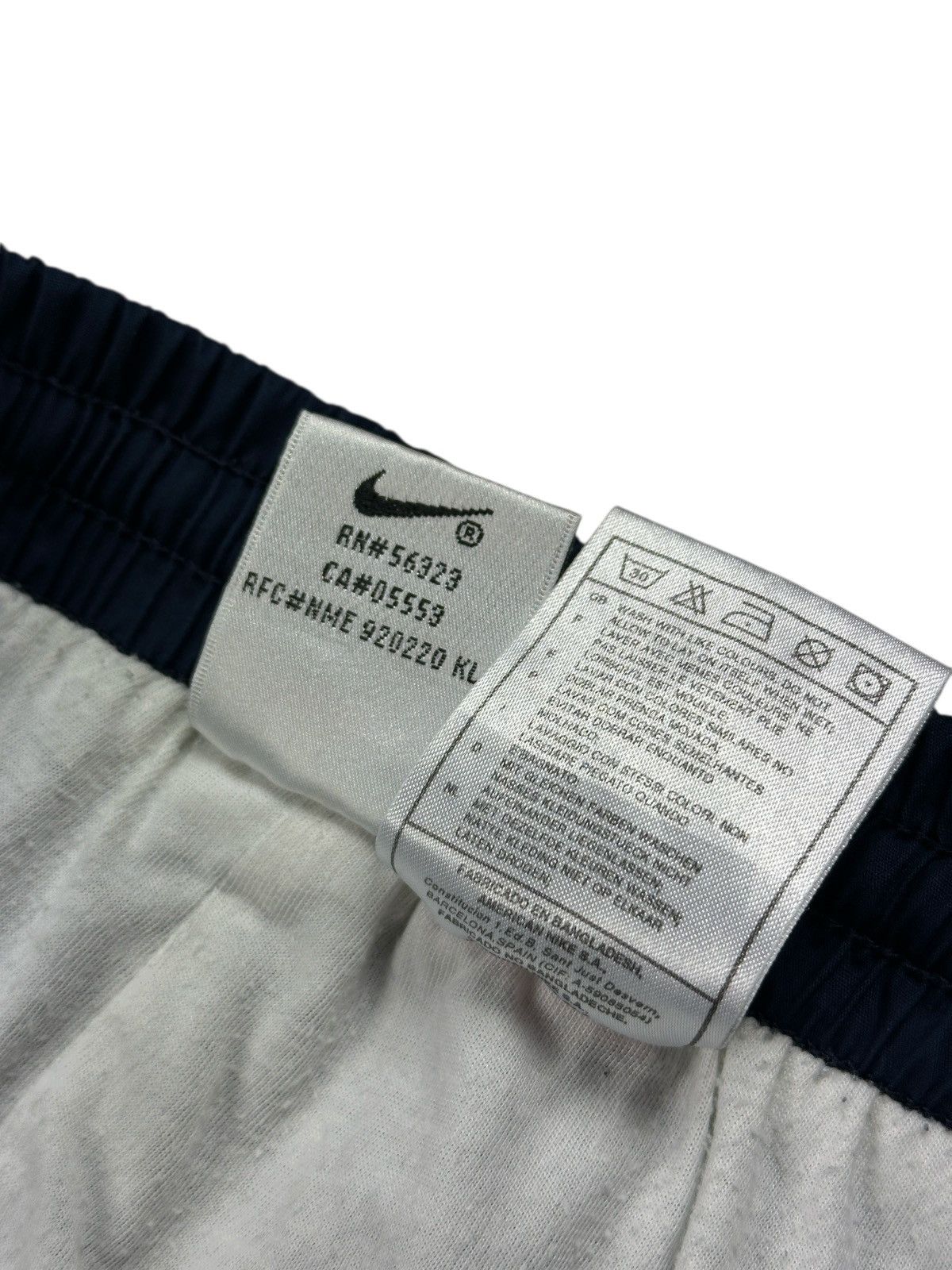 Nike × Vintage Vintage 90’s Nike Nylon Baggy Track Pants Joggers Y2K Size US 32 / EU 48 - 9 Thumbnail