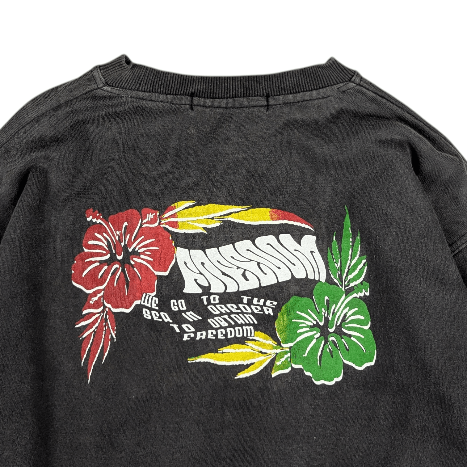 Vintage Vintage 90's VINCERE Surf Freedom Spell Out Sweatshirt Size US L / EU 52-54 / 3 - 11 Thumbnail