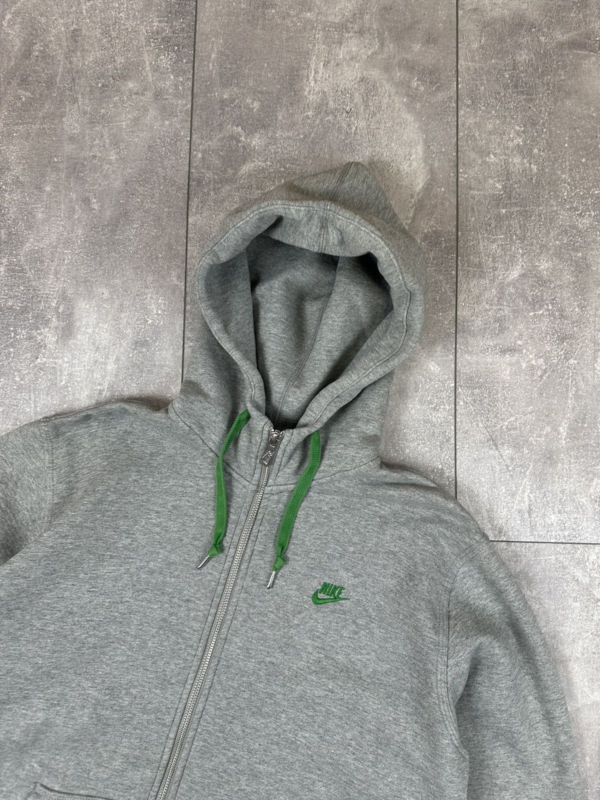 Nike Nike Vintage Grey Hoodie Small Logo Y2K Size US L / EU 52-54 / 3 - 3 Thumbnail