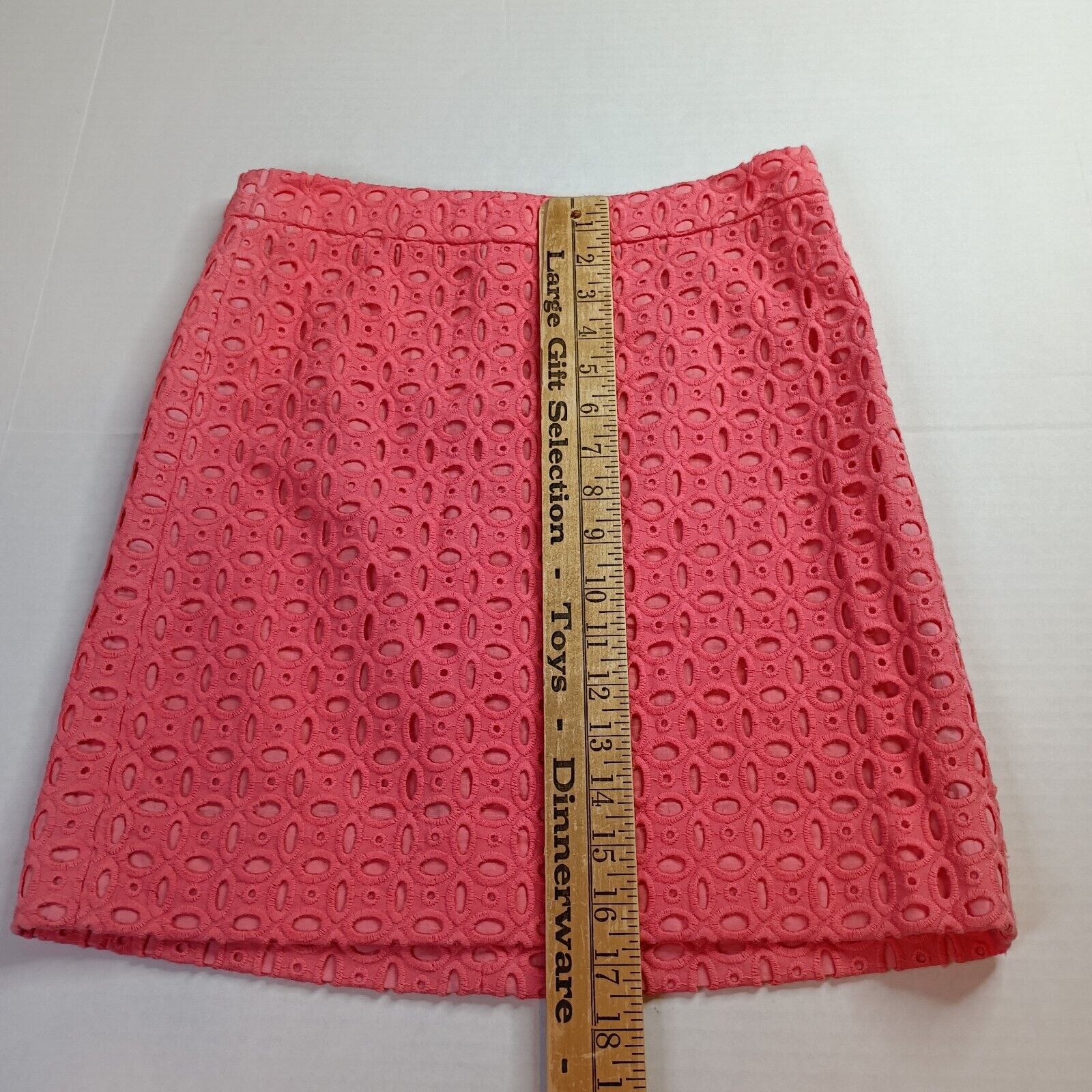 J.Crew J Crew Pencil Skirt Women’s 00 Pink Explored Eyelet Lining Size 24" / US 00 / IT 34 - 2 Thumbnail