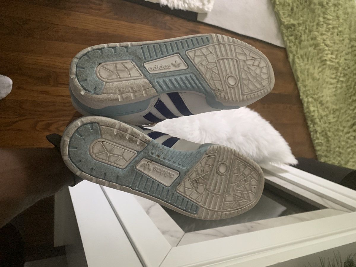 Adidas *New* adidas low top Size US 7.5 / EU 40-41 - 4 Thumbnail