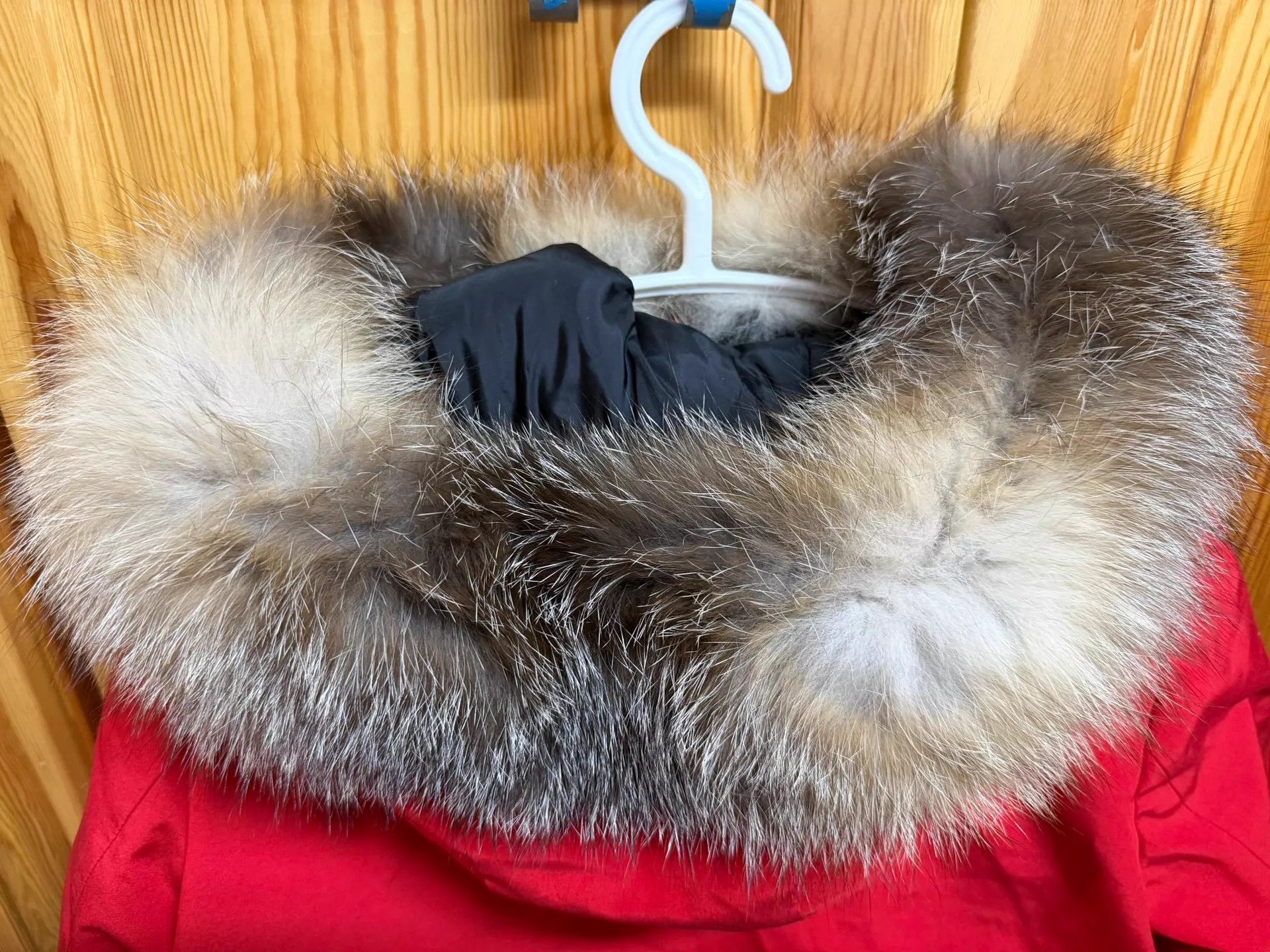 Moncler Moncler Courvite Red Fox Fur Collar Puffer Wmn 0 Size XS / US 0-2 / IT 36-38 - 3 Thumbnail