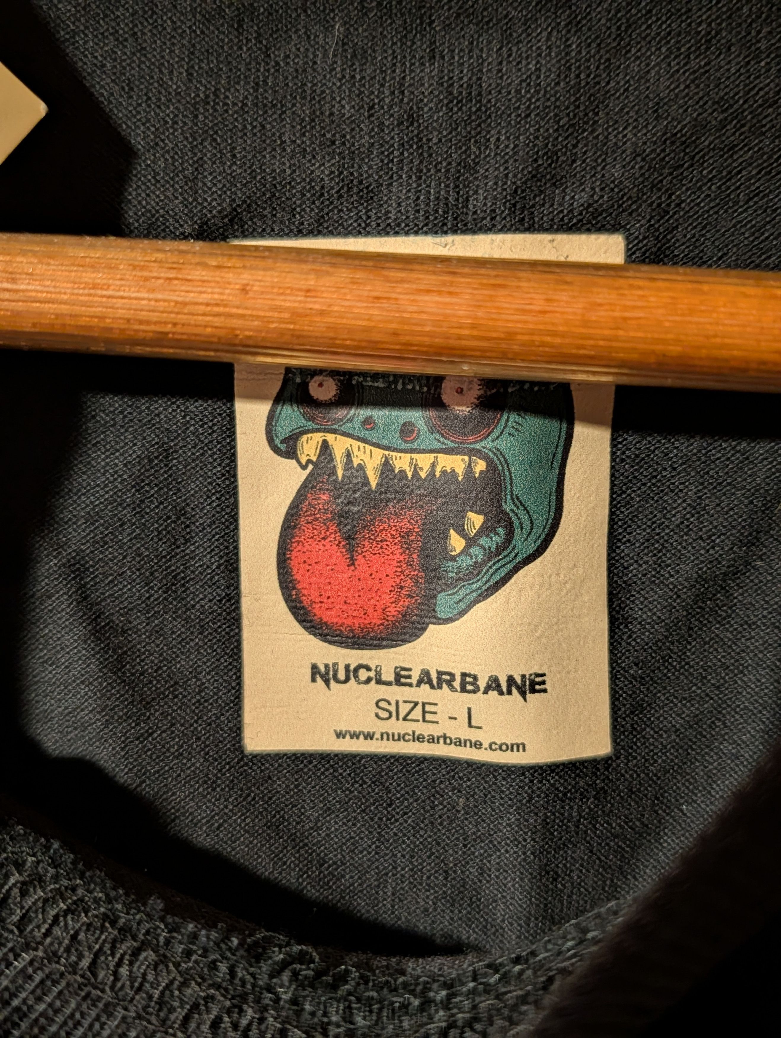 Gildan Nuclear Bane Diseased and Corrut Stay Toxic Long-Sleeve Size US L / EU 52-54 / 3 - 8 Thumbnail