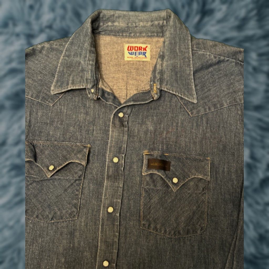 Denime VINTAGE Work Wear Denim Pearl Snap Button Up Shirt Mens 2XL USA Western 60s 70s True VTG Shirt Mens XXL Blues Size US XXL / EU 58 / 5 - 1 Thumbnail