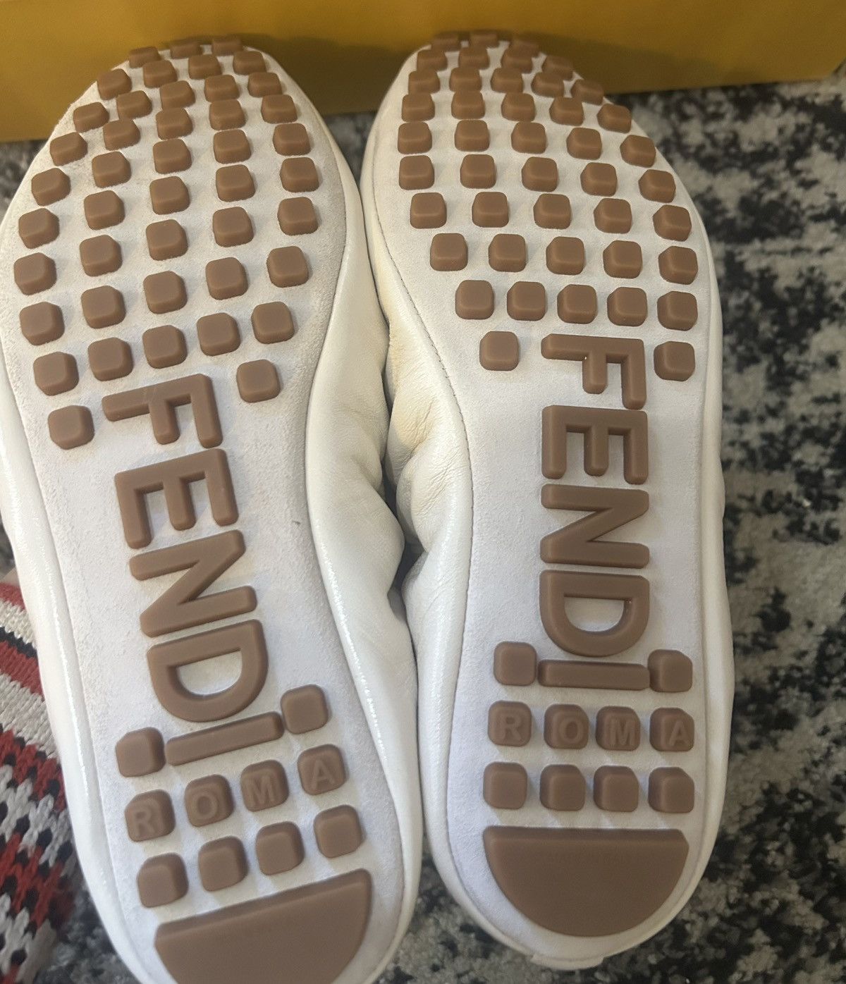 Fendi FENDI Filo Leather Ballerina Flat Shell Size 37 Size US 7 / IT 37 - 7 Thumbnail