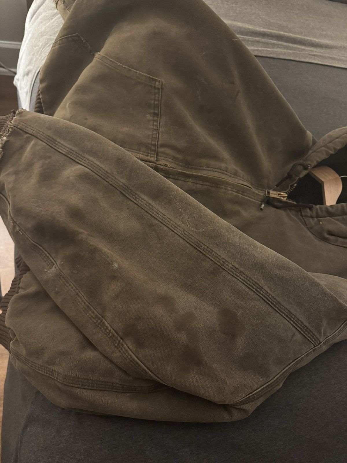 Carhartt Carhartt J130CHT Thrashed, Beat, Worked in Size US XL / EU 56 / 4 - 9 Thumbnail