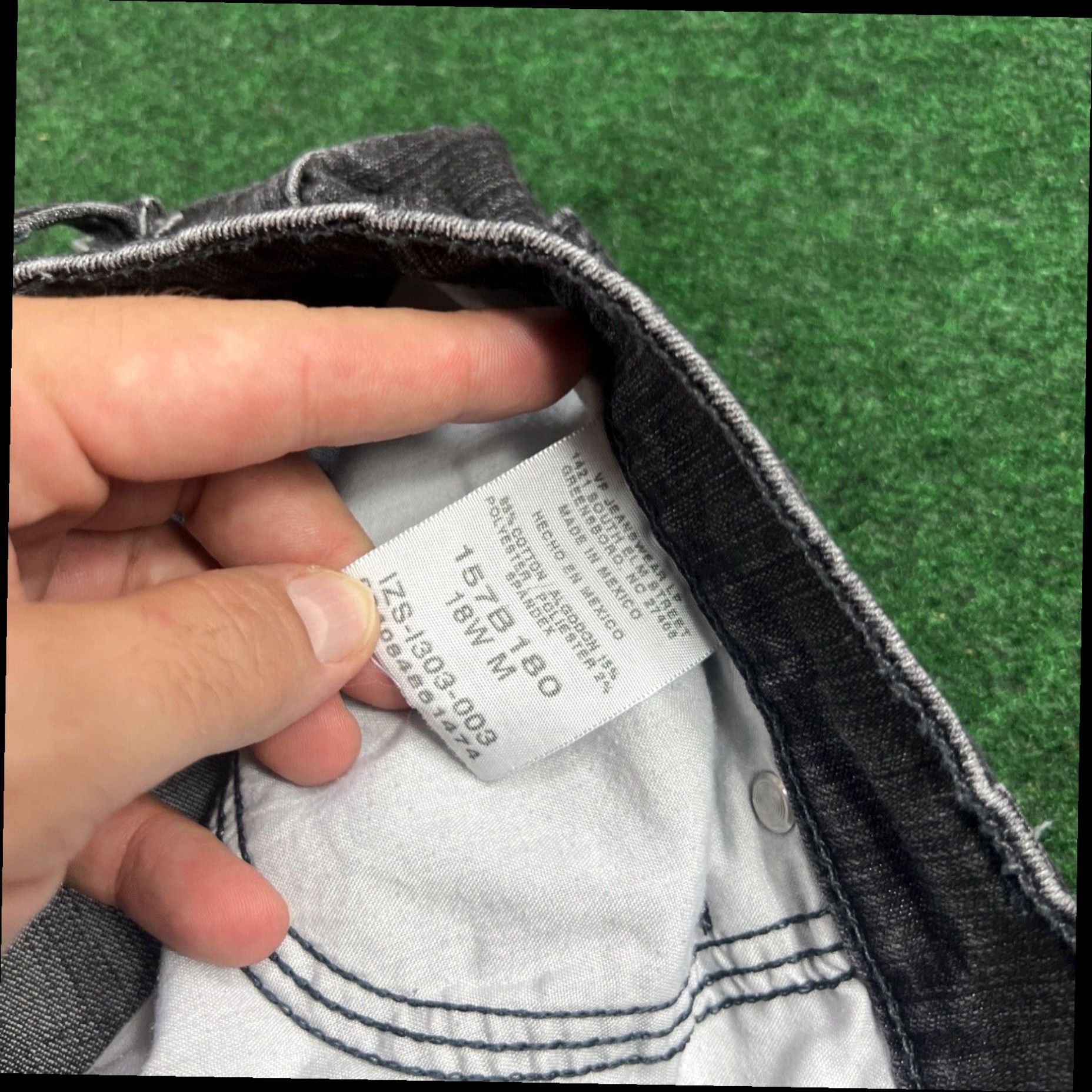 Lee Riders by Lee 18W Jeans Relaxed Black denim Pants Womens Measures 36x30 Size 40" / US 18 - 7 Thumbnail
