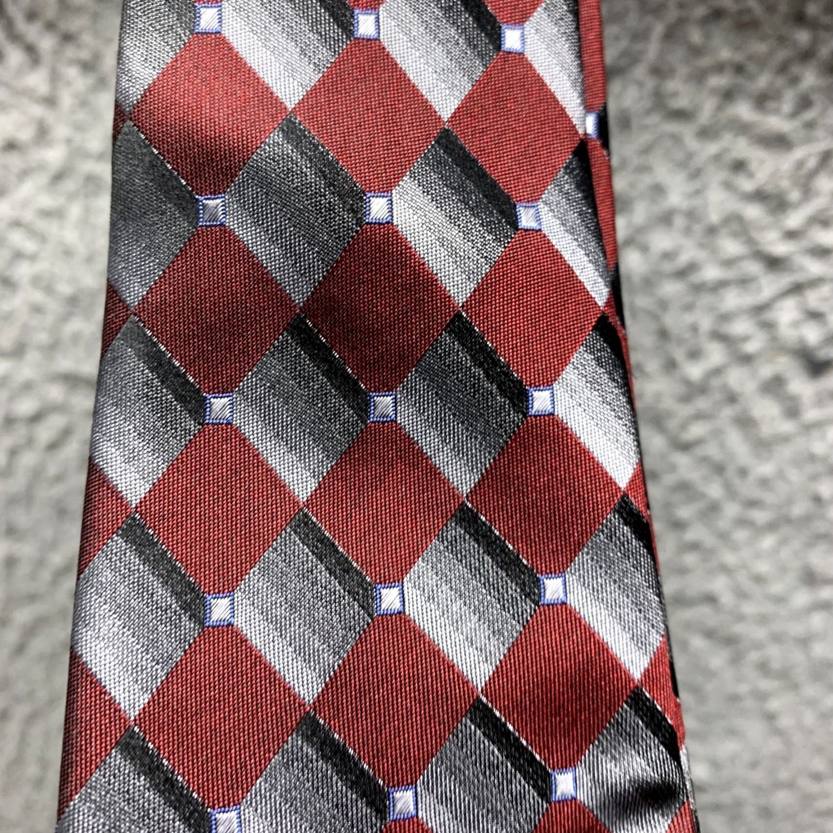 Vintage VINTAGE Diamond Tie Red Gray 100% Silk Neck Soft Casual Adult Mens Size ONE SIZE - 4 Thumbnail