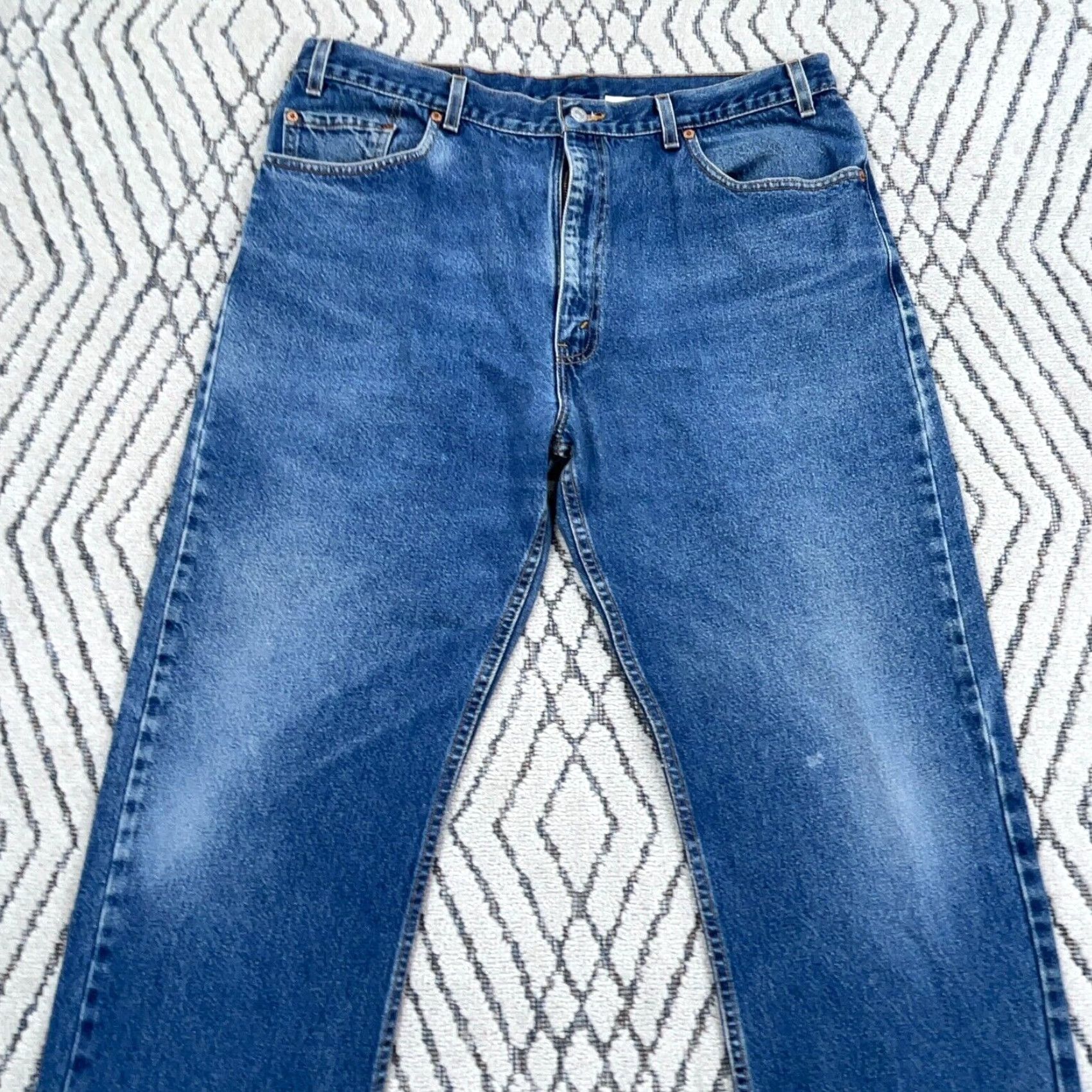 Levi's VINTAGE Levi's 505 Jeans Men 40x32 Straight Regular Fit Med Wash Blue 5-Pocket Belt Loops Zipper N/A Size US 40 / EU 56 - 6 Thumbnail