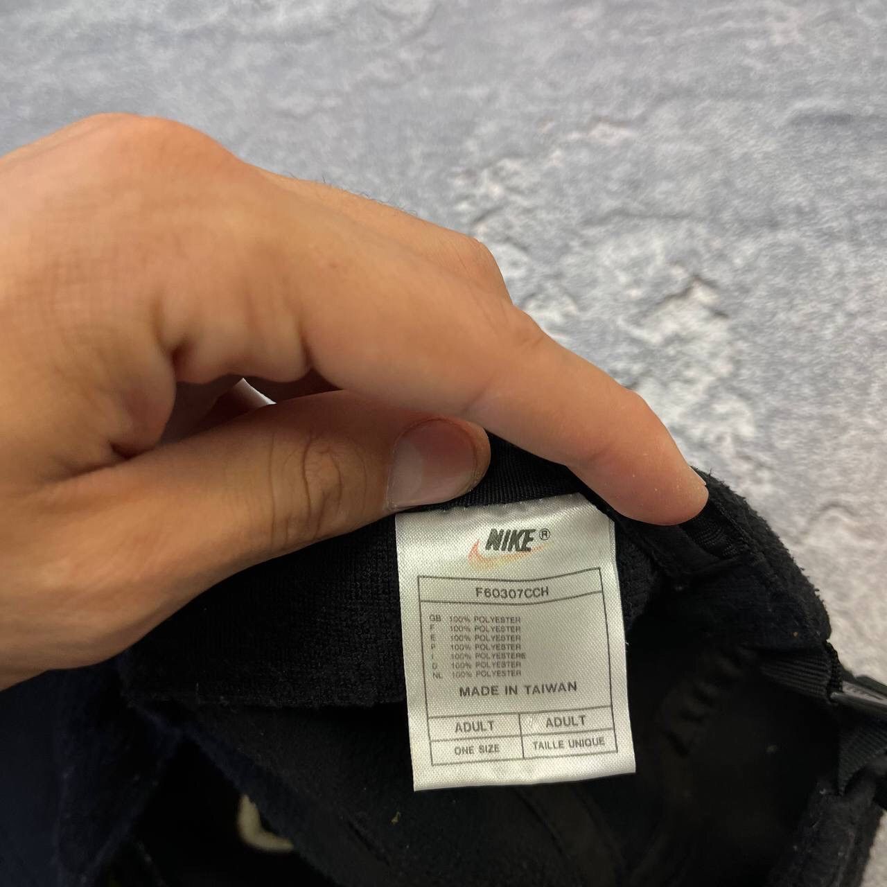 Nike Vintage Black Nike 90s Therma Fit Fleece Cap Hat Size ONE SIZE - 3 Thumbnail