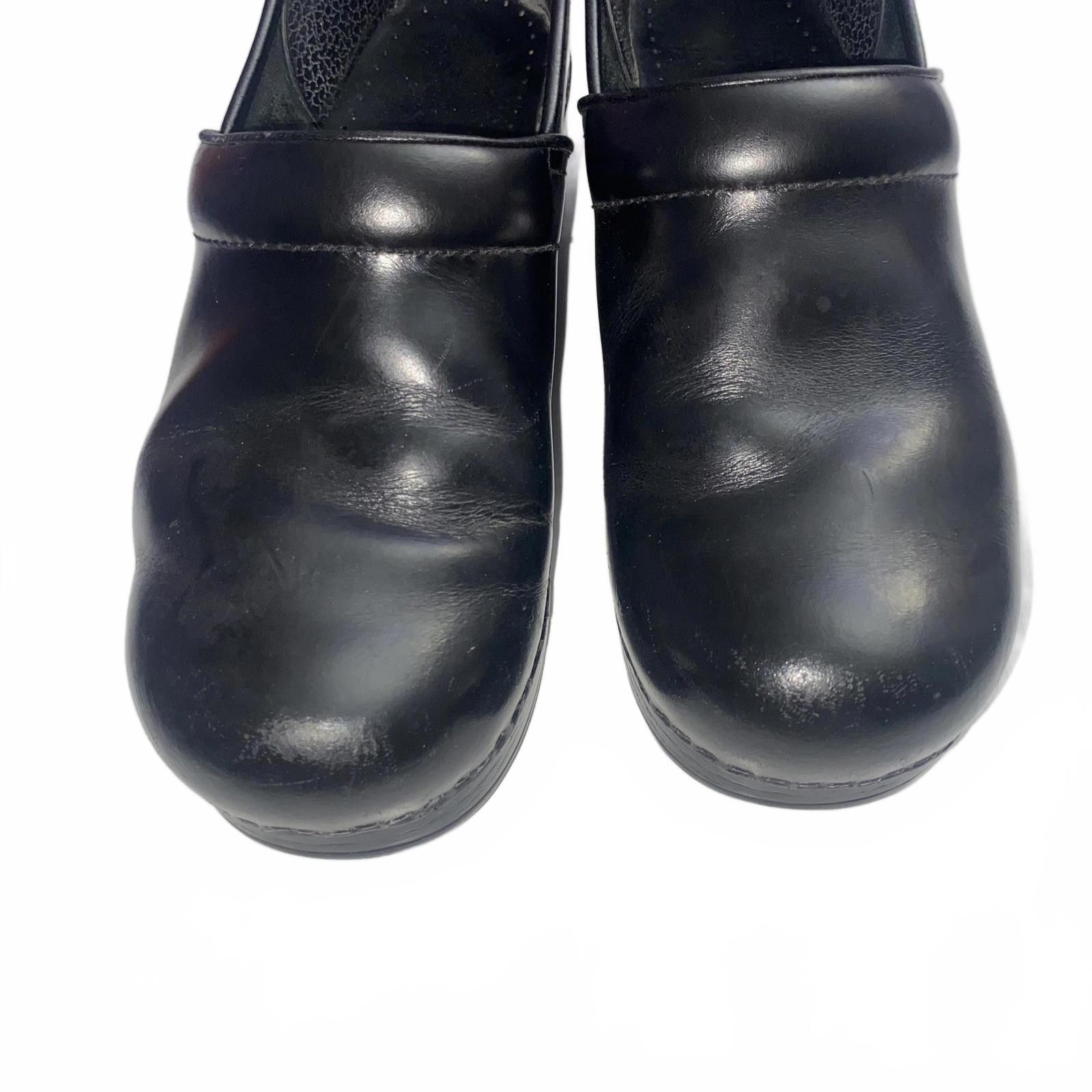 Dansko Vintage Black Leather Dansko Clogs US 8.5 Size US 8.5 / IT 38.5 - 5 Thumbnail