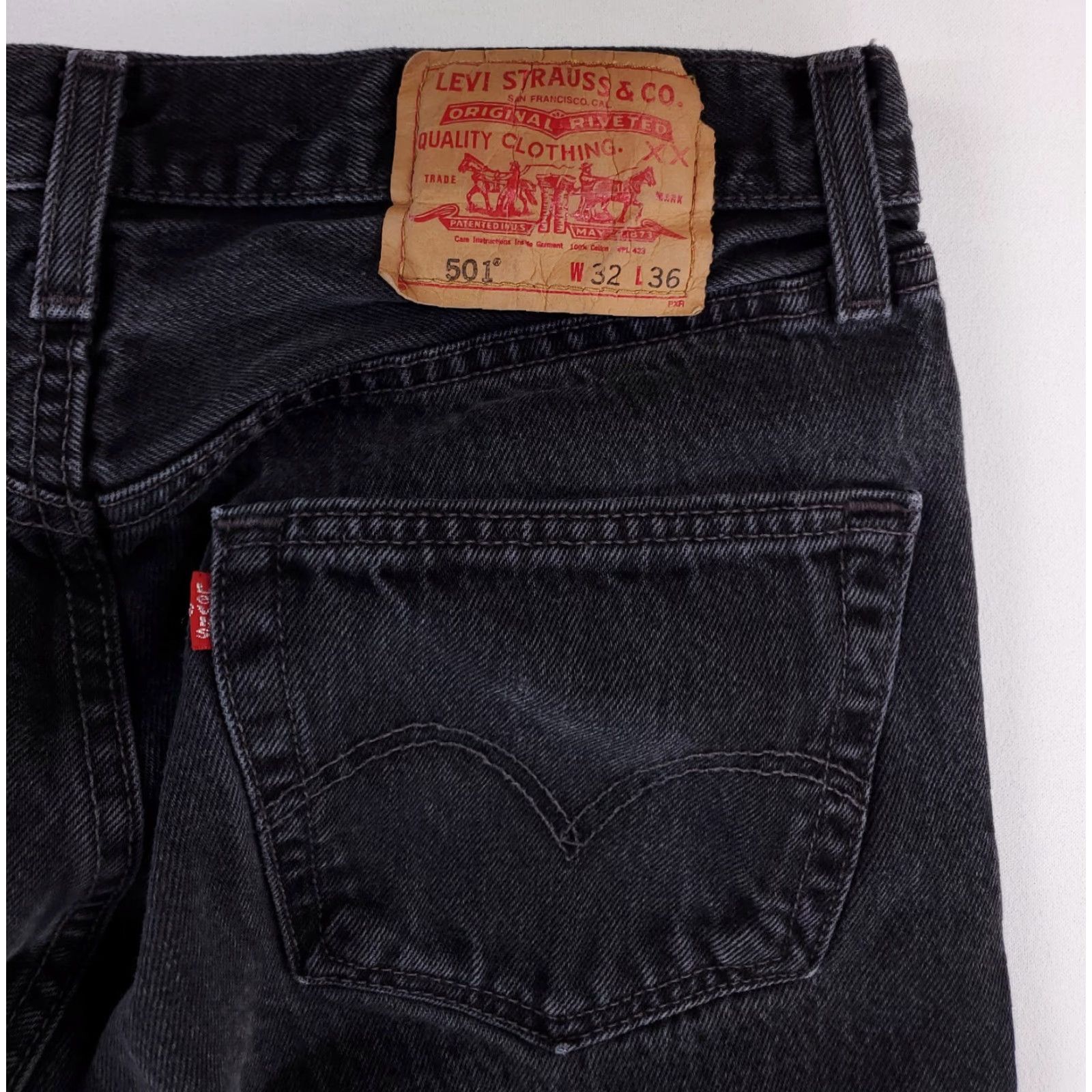 Levi's VINTAGE Levi's 501 VTG 90s Jeans Black Button Fly Mens 32 x 36 32 x 35 Actual Straight Jeans Mens Black 90s Vintage Levi's 501 VTG Jeans Size US 32 / EU 48 - 3 Thumbnail