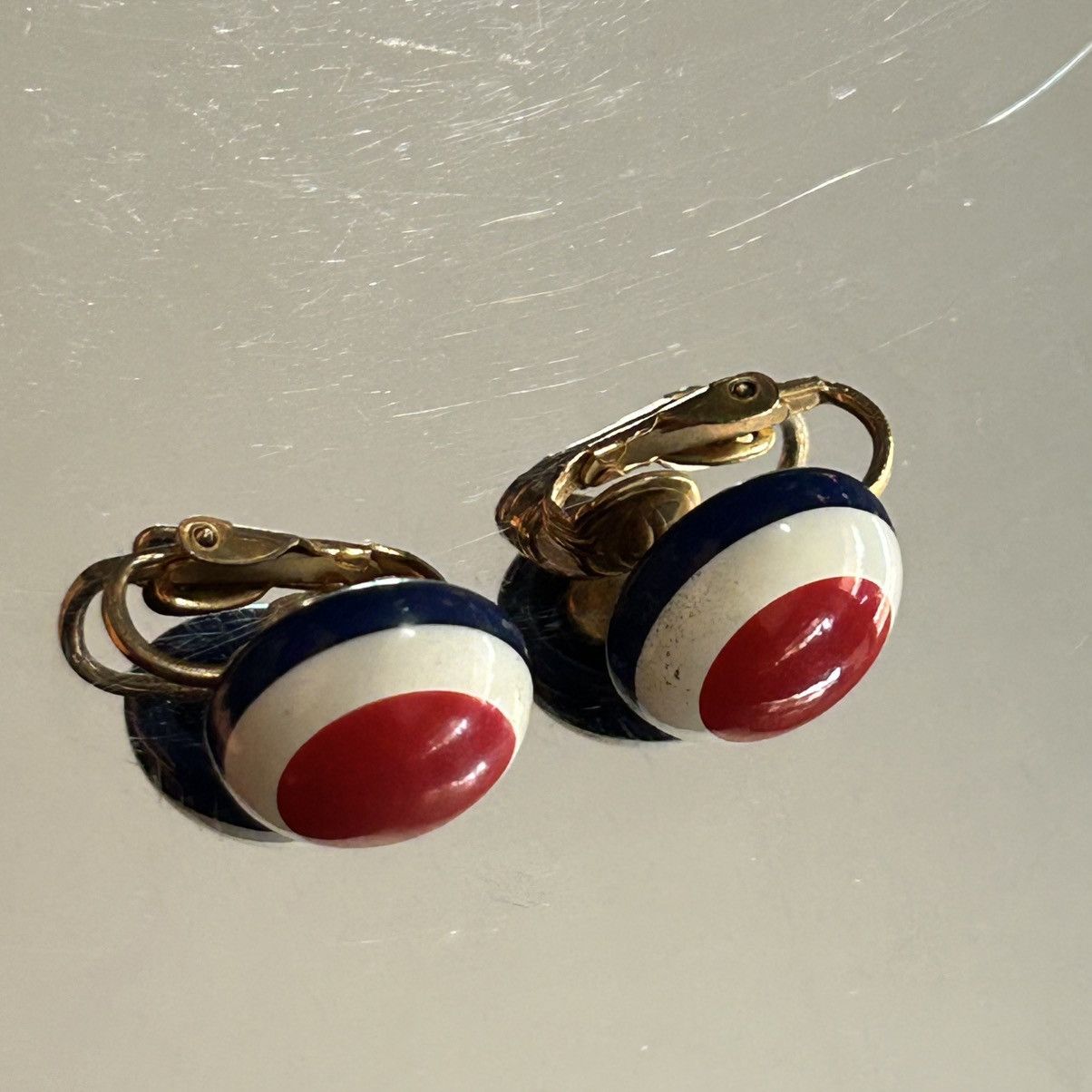 Vintage Vintage 70s red white and blue bullseye clip on earrings Size ONE SIZE - 2 Thumbnail