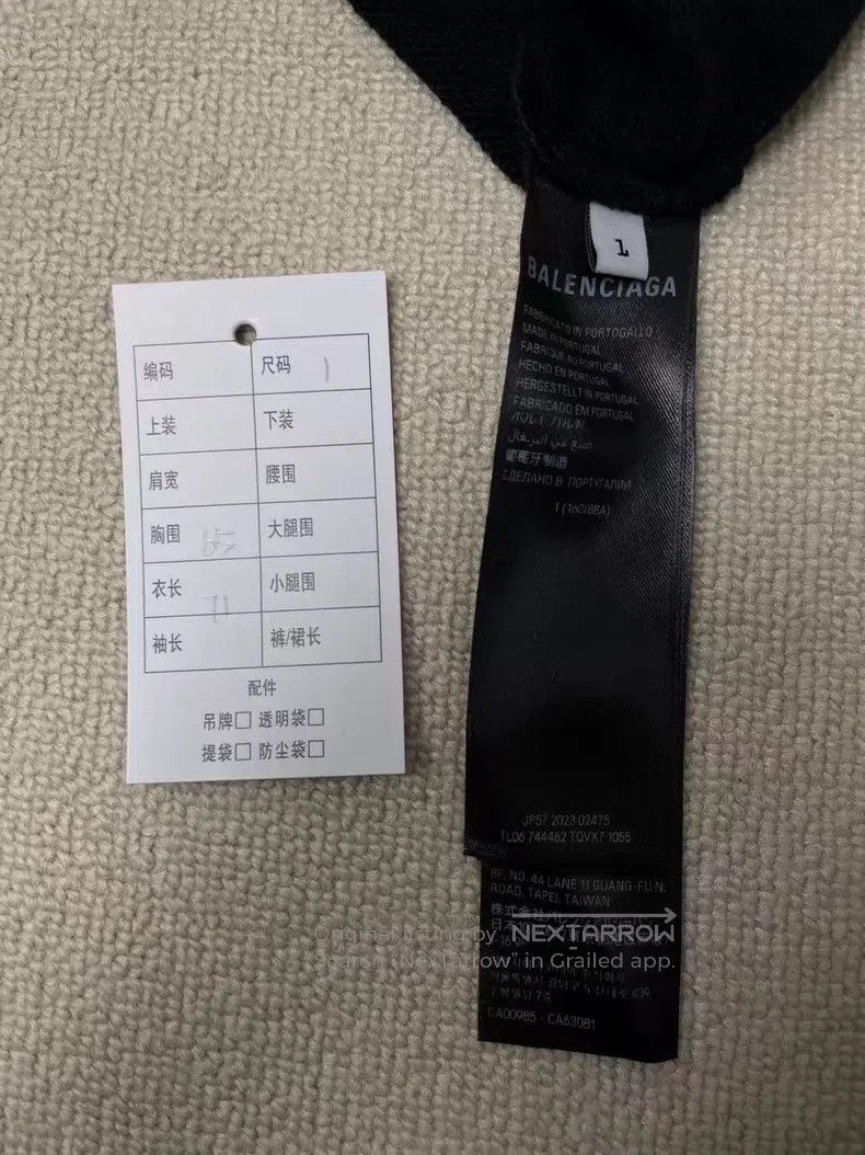 Balenciaga Balenciaga Solid Color Hooded Pleated Long Sleeve Hoodie Size US S / EU 44-46 / 1 - 4 Thumbnail
