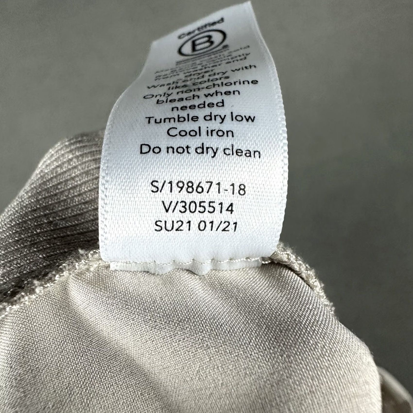 Athleta Athleta Women's Ankle Pant Casual Beige 27 in Inseam Pockets Zipperless Travel 2 31" Waist Regular Rise 8.5-10.5 in Size 26" / US 2 / IT 38 - 7 Thumbnail