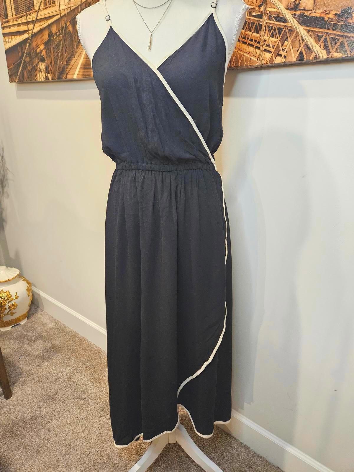 Designer Who What Wear Black Maxi Dress with White Trim Size XS / US 0-2 / IT 36-38 - 1 Thumbnail