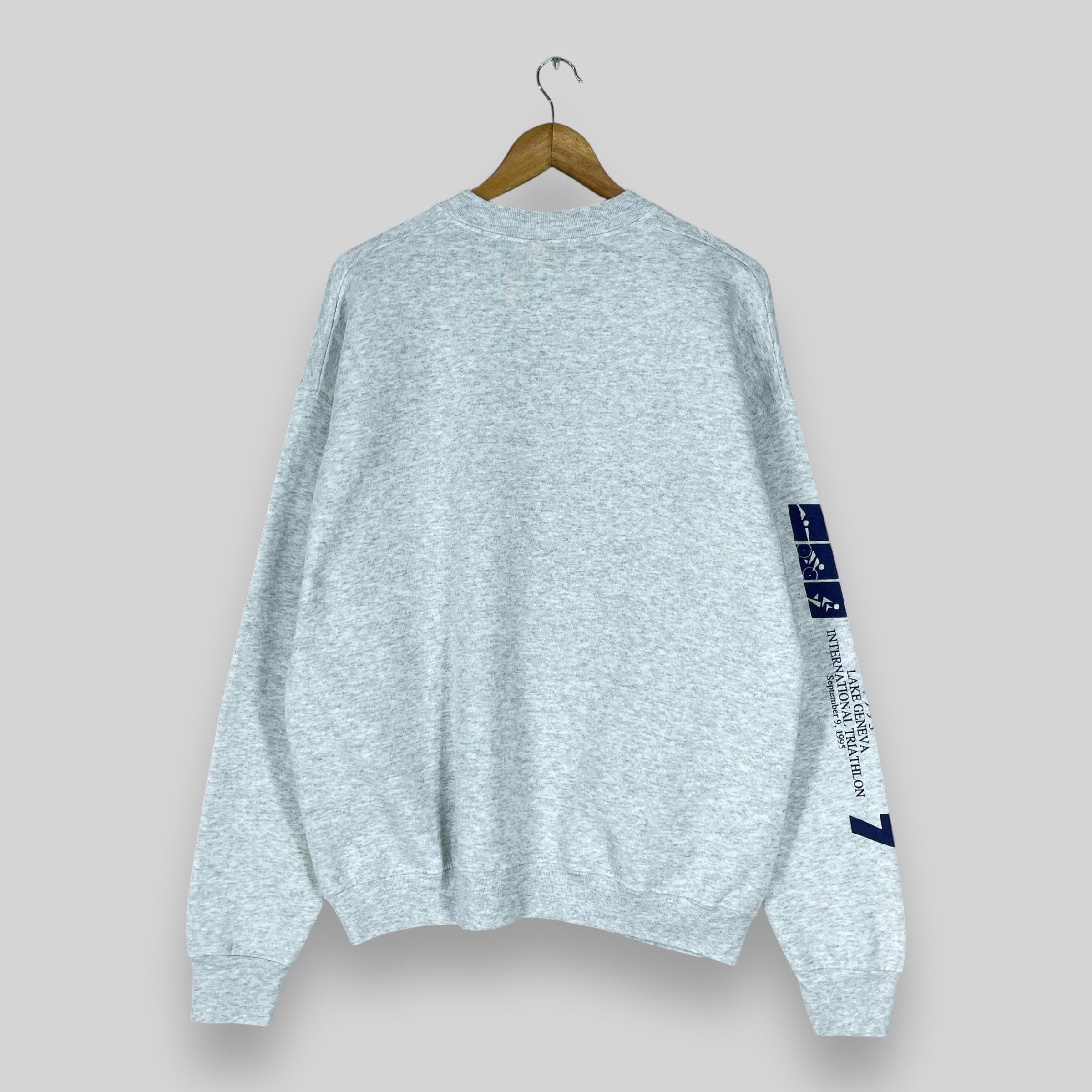 Vintage Vintage 90s LAKE GENEVA International Triathlon Sweatshirt Size US L / EU 52-54 / 3 - 6 Thumbnail