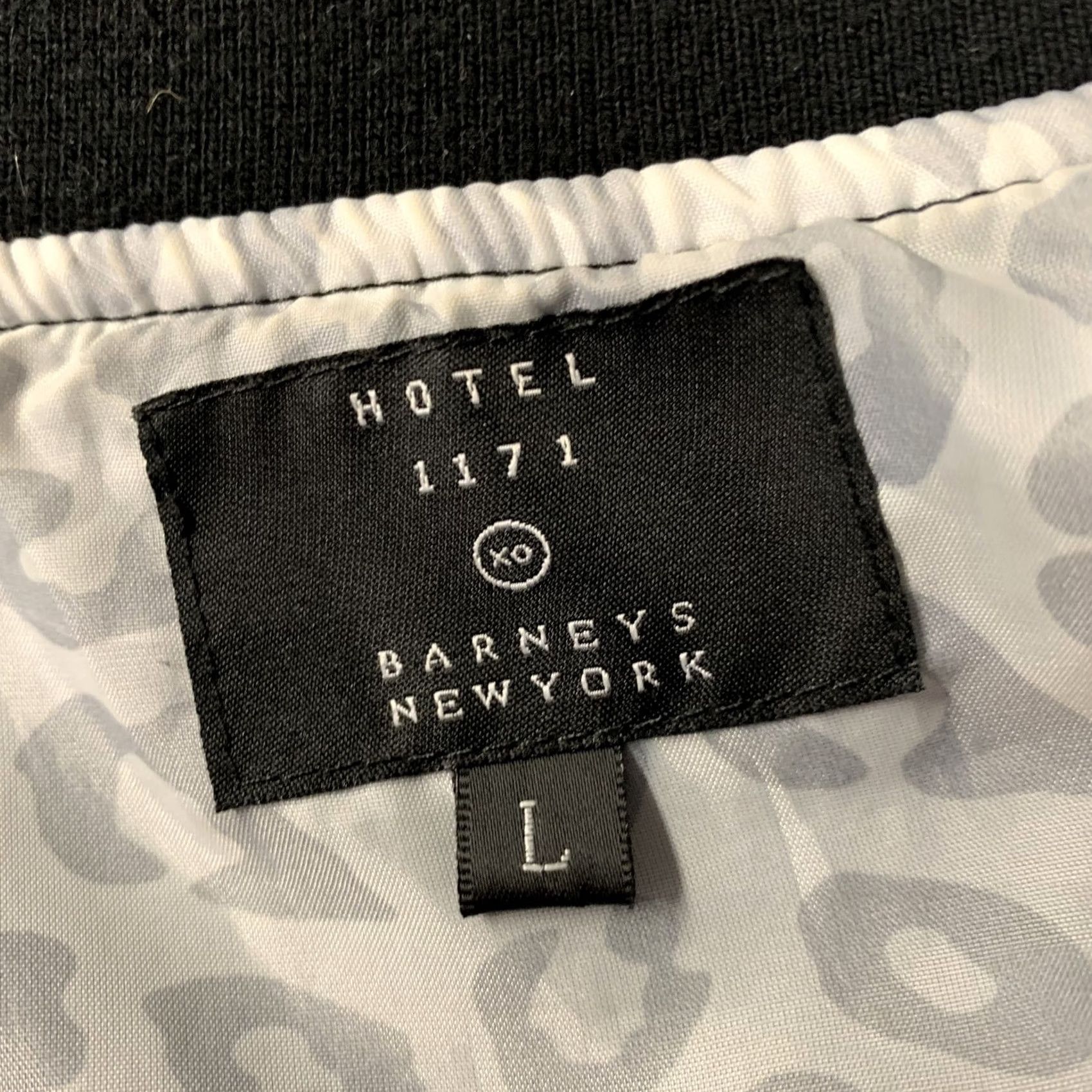 Vintage BARNEYS NEW YORK Size L Black Embroidery Polyester Bomber Jacket Mens Size US L / EU 52-54 / 3 - 5 Thumbnail