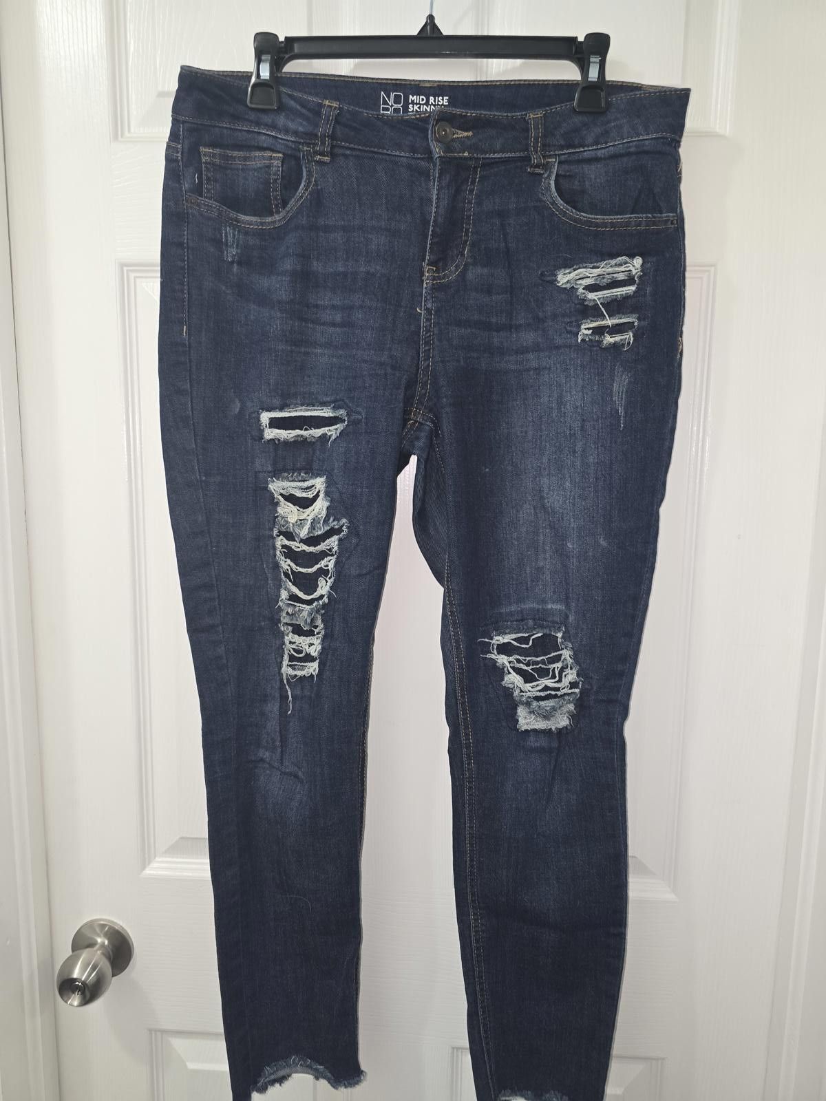 Other No Boundaries Mid Rise Skinny Jeans Size 13 Size 34" / US 12 / IT 48 - 1 Thumbnail