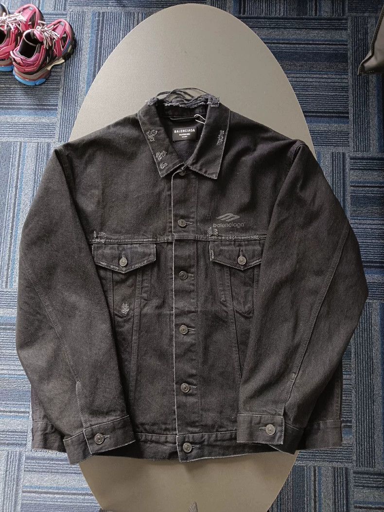 Balenciaga Balenciaga Letter printing to make old wash jeans jacket c Size US M / EU 48-50 / 2 - 1 Thumbnail