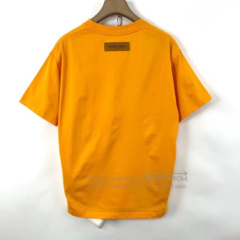 Louis Vuitton Louis Vuitton Orange embossed short sleeve Size US M / EU 48-50 / 2 - 2 Thumbnail