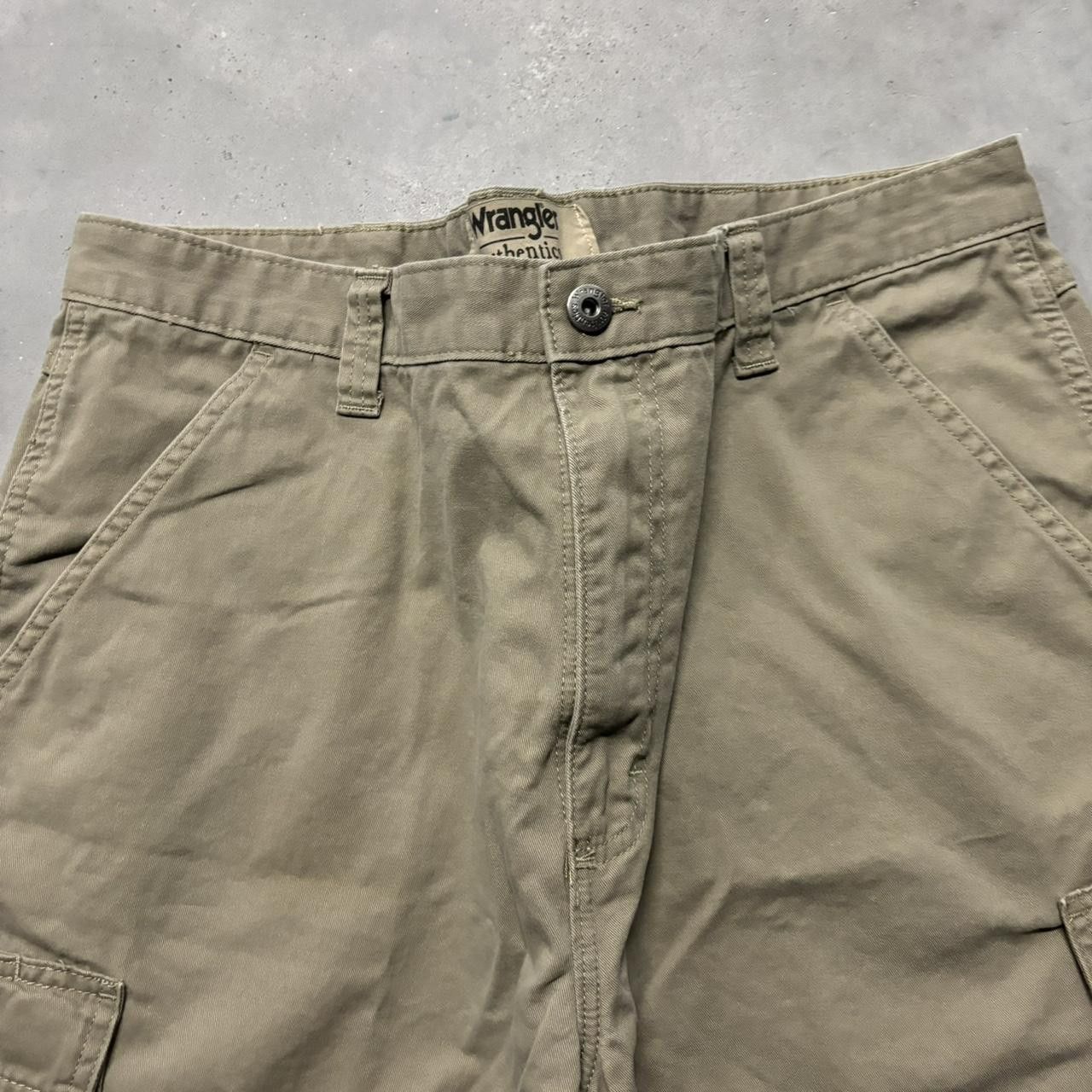 Japanese Brand × Vintage Crazy Vintage Y2K/2000s Baggy Khaki Skater Style Workwear Cargo Shorts! Size US 36 / EU 52 - 2 Thumbnail