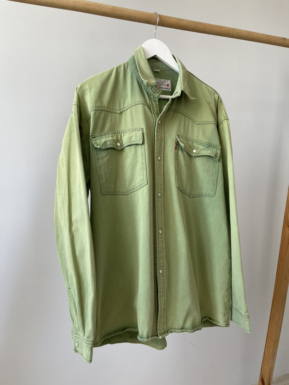 Levi's Crazy SunFaded Vintage Levi's Red Tab Pearl Snap Shirt Size US L / EU 52-54 / 3 - 2 Thumbnail