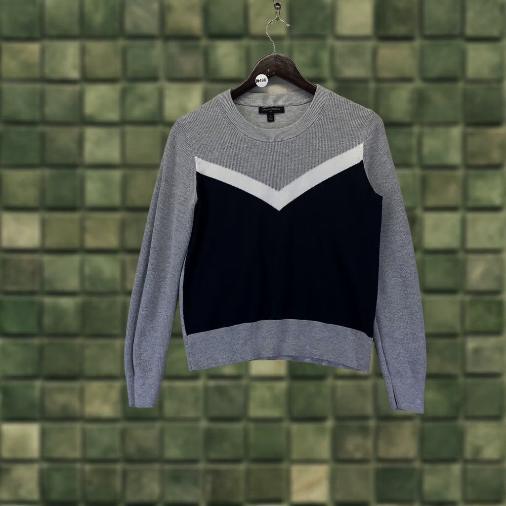Banana Republic Banana Republic Sweater Shirt Womens Knit V-Neck Long Sleeve Gray Navy Chevron Small-10496 Regular XS? Size S / US 4 / IT 40 - 1 Thumbnail