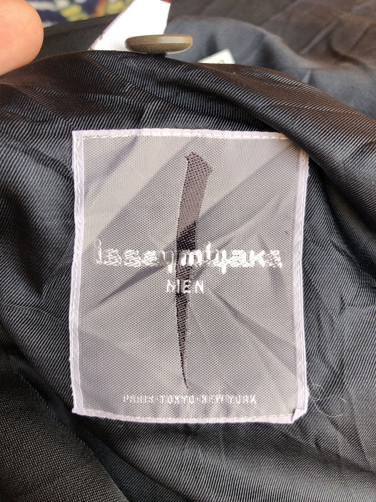 Issey Miyake Vintage Issey Miyake Men Double Breasted Blazer Black Size S Size US S / EU 44-46 / 1 - 17 Thumbnail