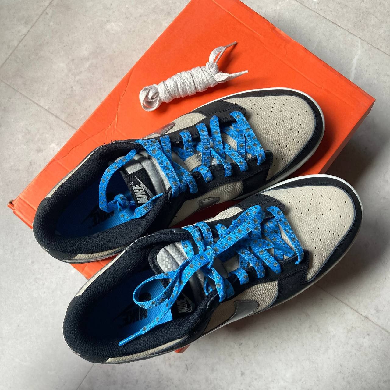 Nike Nike Dunk Low Starry Laces DZ4712-001 Size US 10.5 / EU 43-44 - 3 Thumbnail