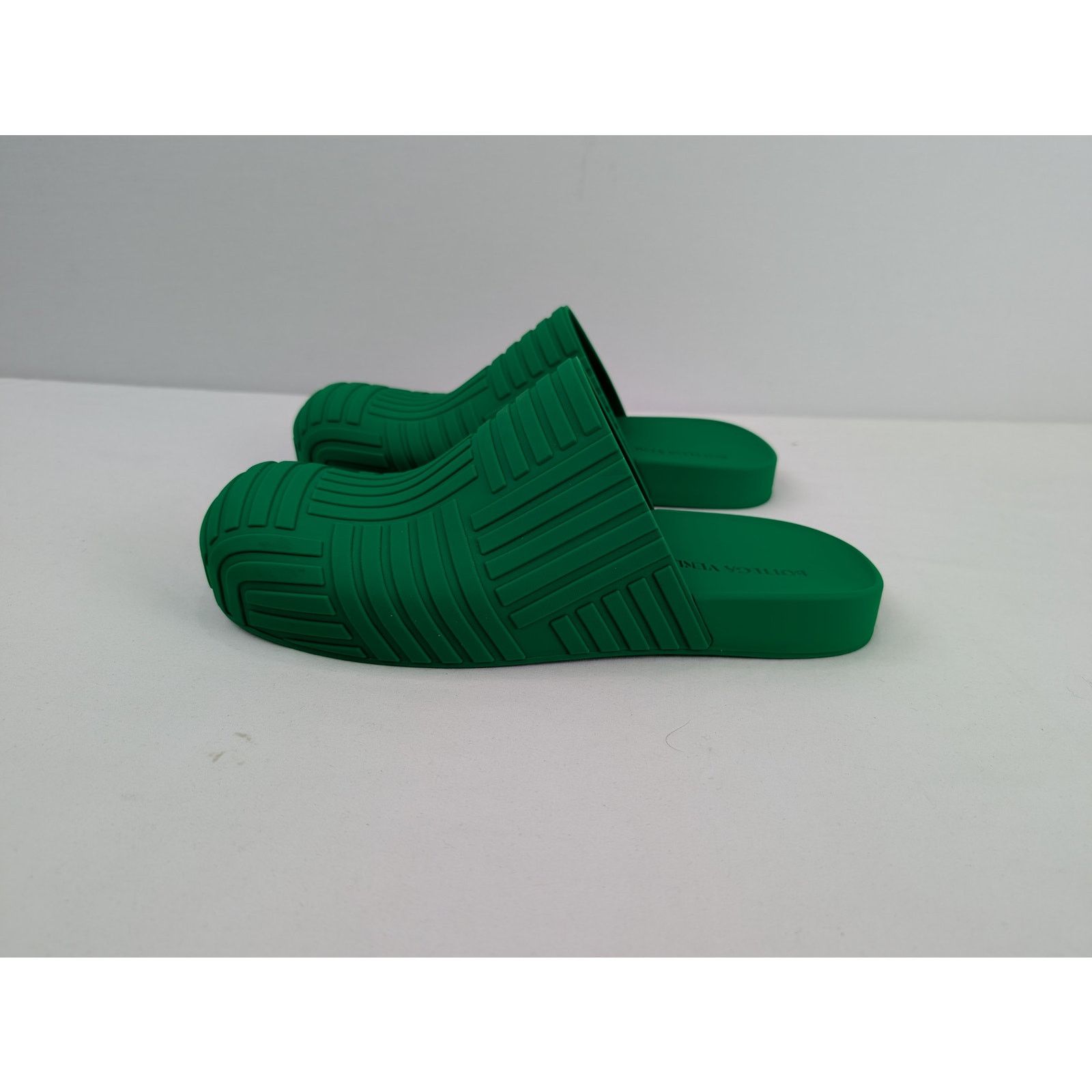 Bottega Veneta o1rshd1 Rubber Carpet Slider Sandal Slipper in Parakeet Size US 12 / EU 45 - 10 Thumbnail