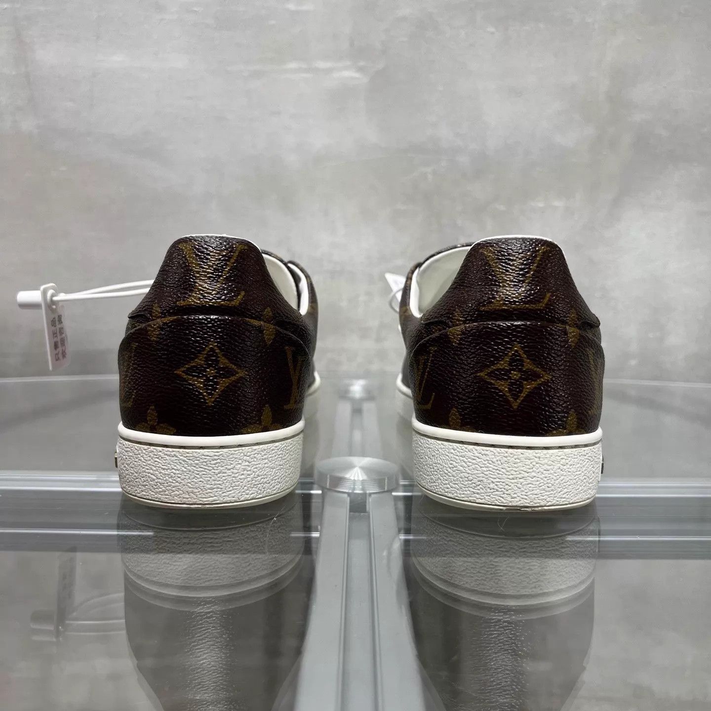 Louis Vuitton LV Monogram Casual Sneaker UK4/38 Size US 7.5 / IT 37.5 - 6 Thumbnail