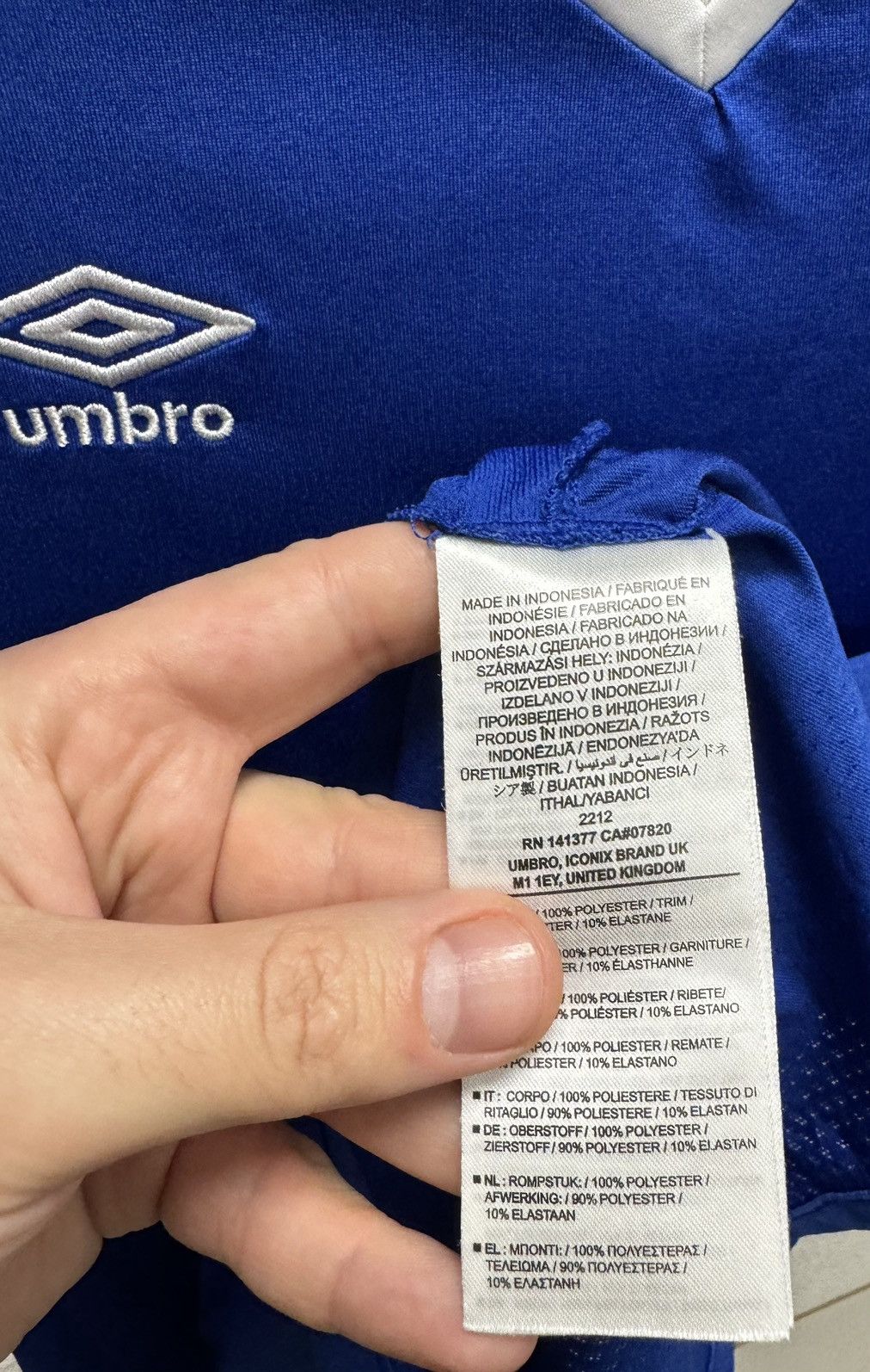 Umbro Everton umbro soccer jersey Chang L sz vintage Size US L / EU 52-54 / 3 - 3 Thumbnail