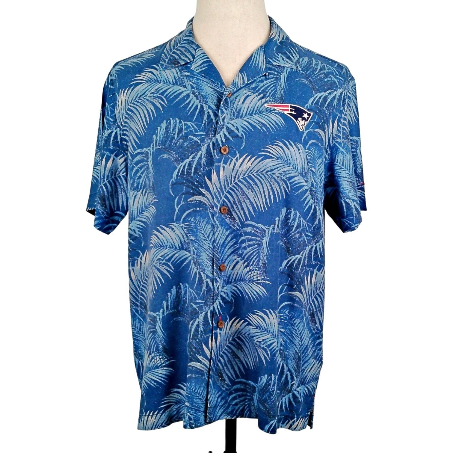 Tommy Bahama Tommy Bahama Football NE Patriots Hawaiian Silk Shirt Size US M / EU 48-50 / 2 - 2 Thumbnail