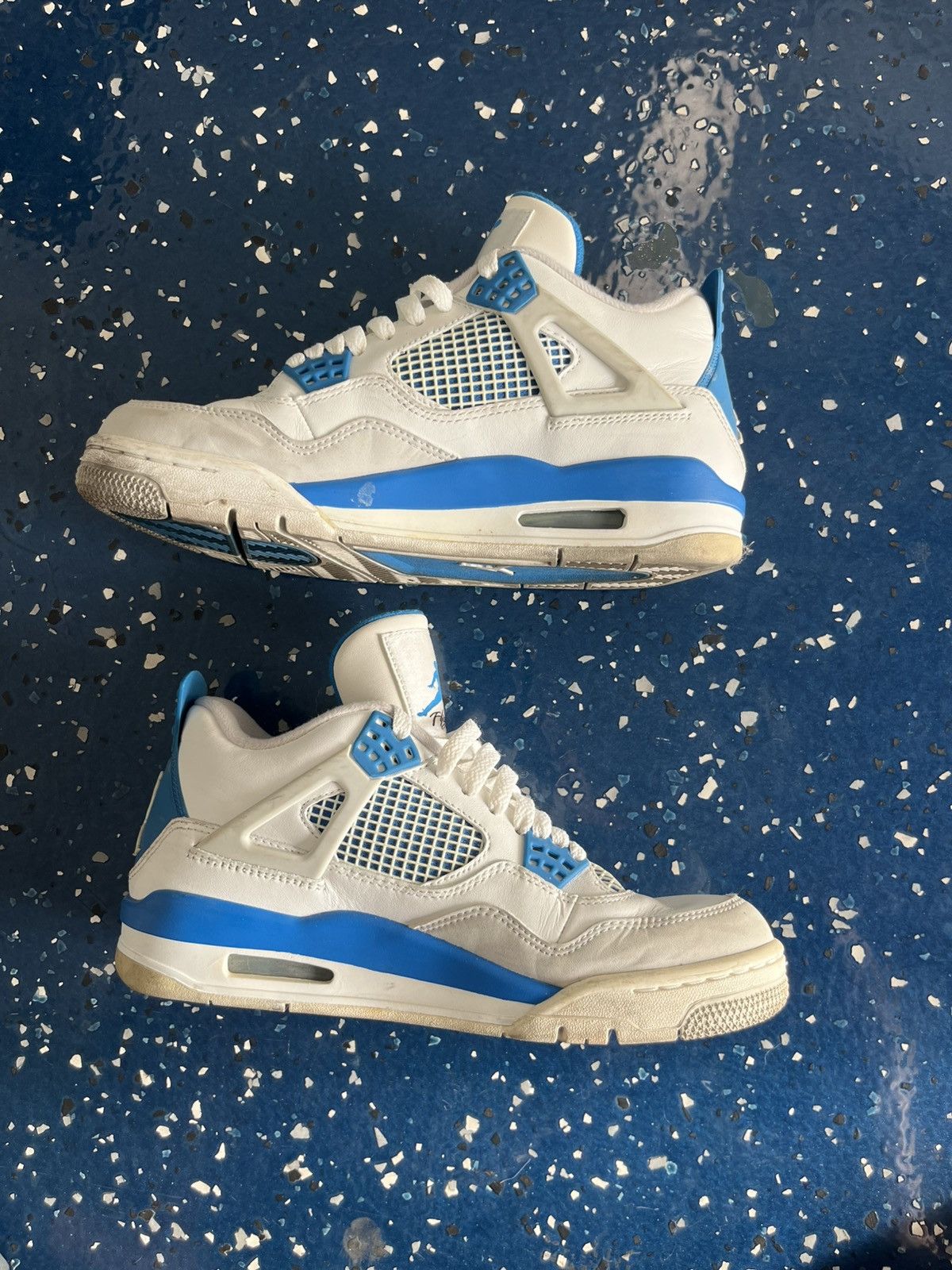Jordan Brand Jordan 4 white and blue Size US 7.5 / EU 40-41 - 1 Thumbnail