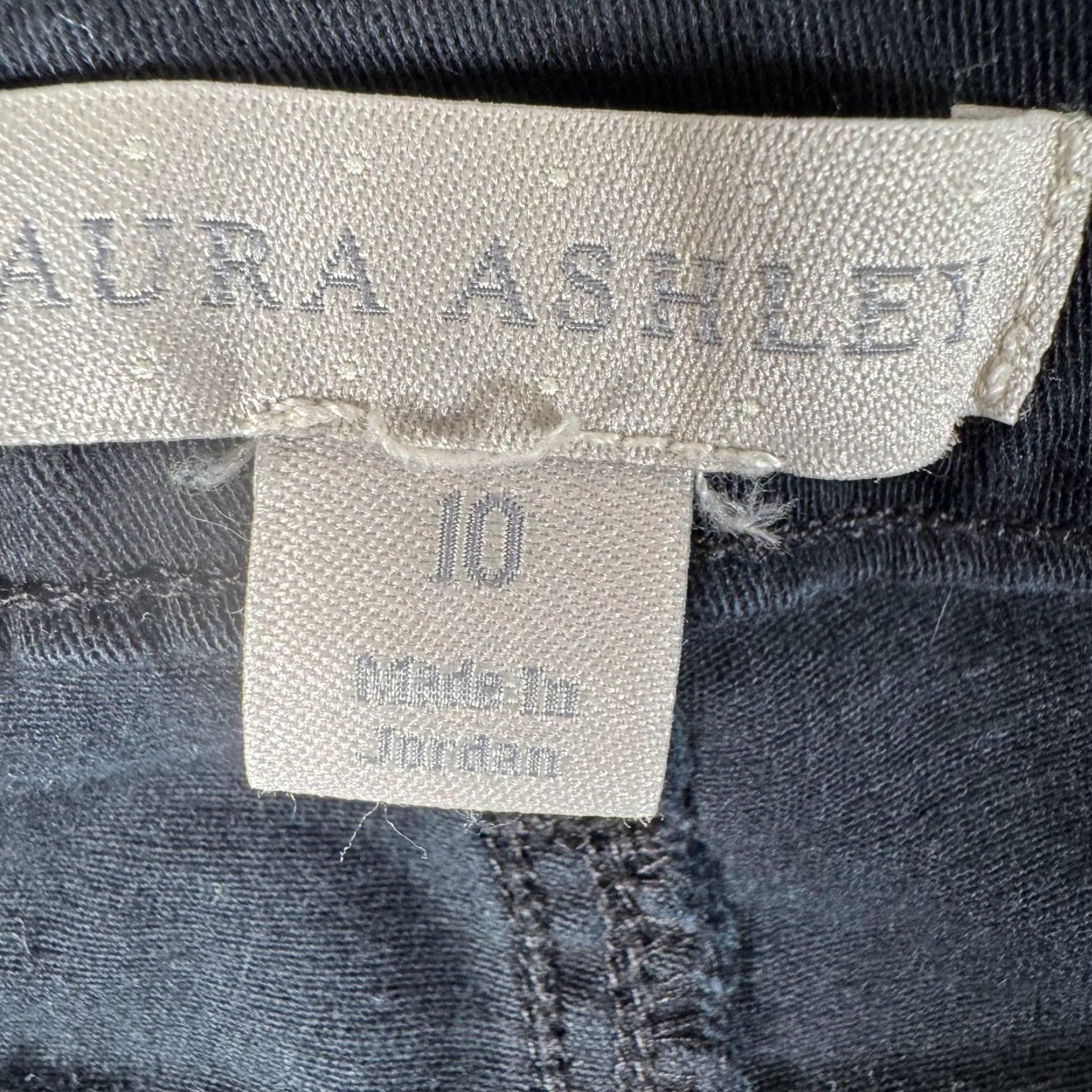 Laura Ashley Laura Ashley Jeans Bootcut Womens 10 Black Twill Pockets Stretch Rhinestone Back Pocket Casual Chic Jeans Size 32" / US 10 / IT 46 - 7 Thumbnail