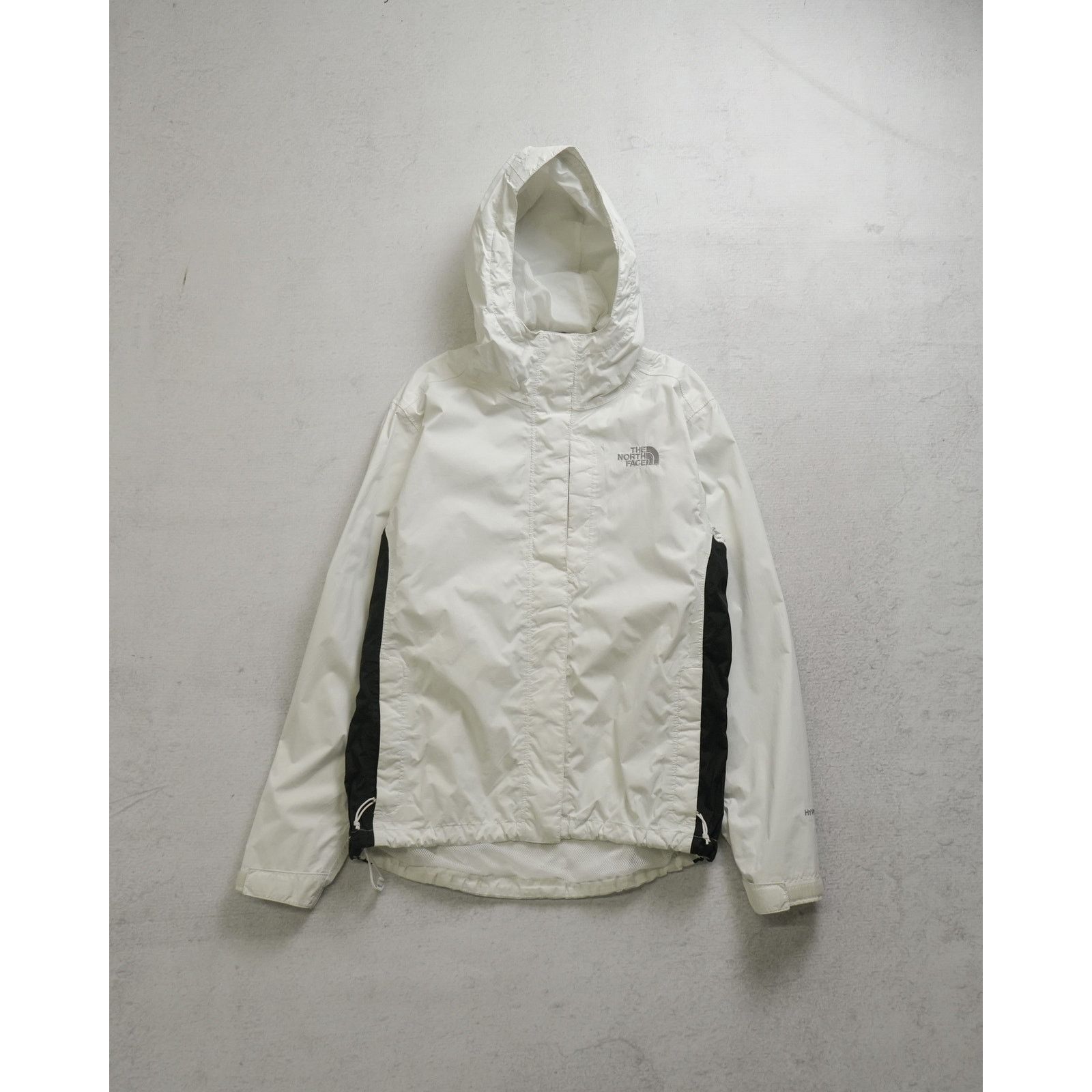 The North Face Vintage 00s The North Face White Windbreaker - Women's Small Size S / US 4 / IT 40 - 1 Thumbnail