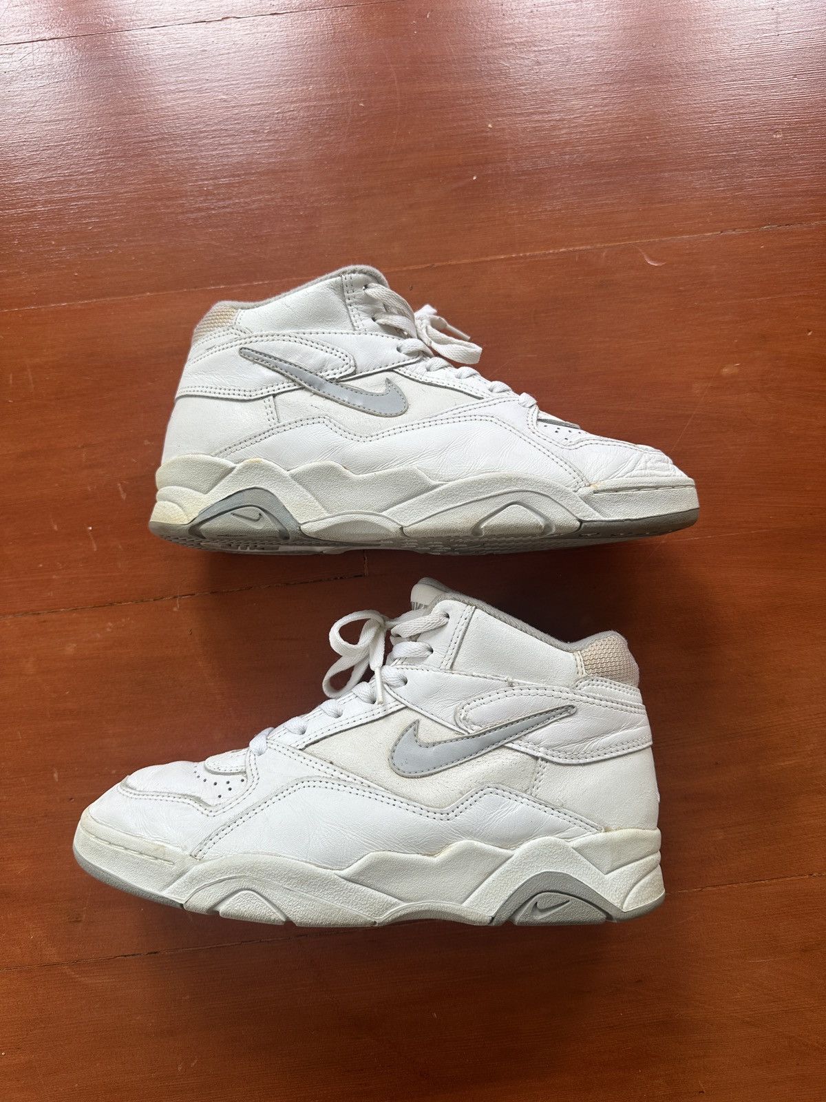 Nike × Vintage vintage white nike 1994 sneakers Size US 8.5 / EU 41-42 - 2 Thumbnail