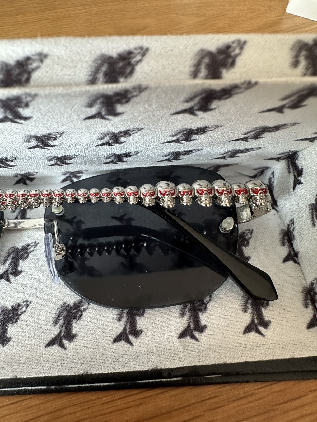 Vintage Black and silver fishing for scales skull shades Size ONE SIZE - 2 Thumbnail