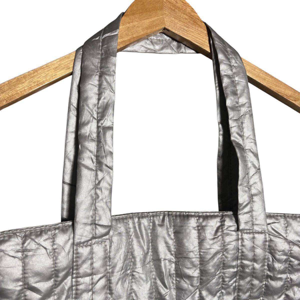 Issey Miyake Issey Miyake Plantation Silver Tote Bag Size ONE SIZE - 5 Thumbnail
