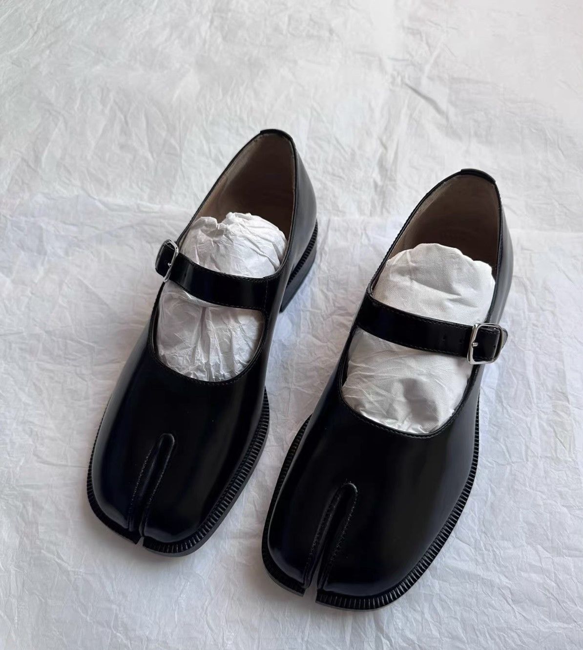 Maison Margiela Maison Margiela Black Tabi Patent Mary Jane Loafers Size US 6 / IT 36 - 2 Thumbnail
