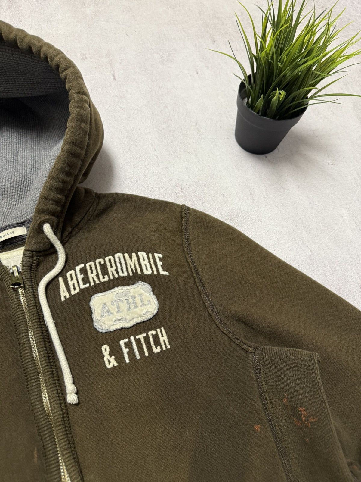 Abercrombie & Fitch Vintage Abercrombie Fitch Hoodie Big Logo Distressed Wash Size US L / EU 52-54 / 3 - 5 Thumbnail