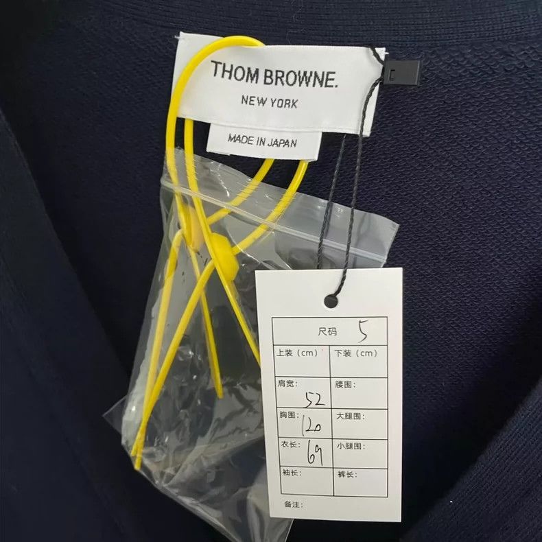 Thom Browne THOM BROWNE New navy four-stripe cardigan 2502-Nextarrow Size US XXL / EU 58 / 5 - 2 Thumbnail
