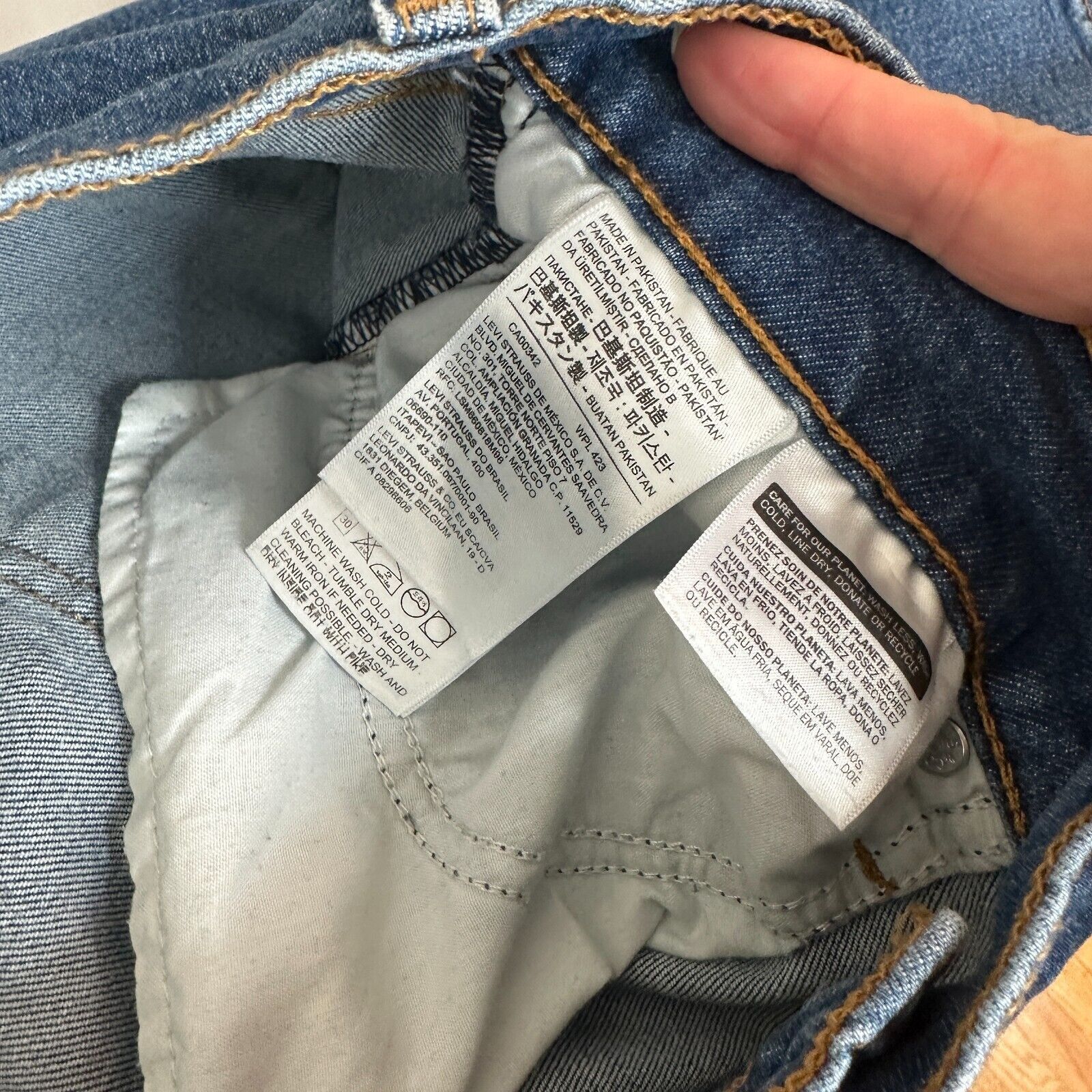 Levi's Levi's Medium Wash Wedgie Skinny High Rise Button Jean 32 Size 32" / US 10 / IT 46 - 7 Thumbnail