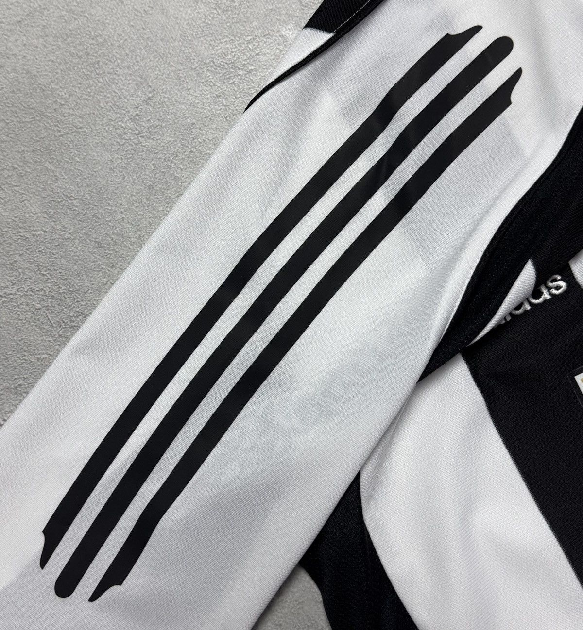 Adidas Newcastle United 2005 2007 Home Shirt Soccer Jersey Adidas Size US XL / EU 56 / 4 - 13 Thumbnail